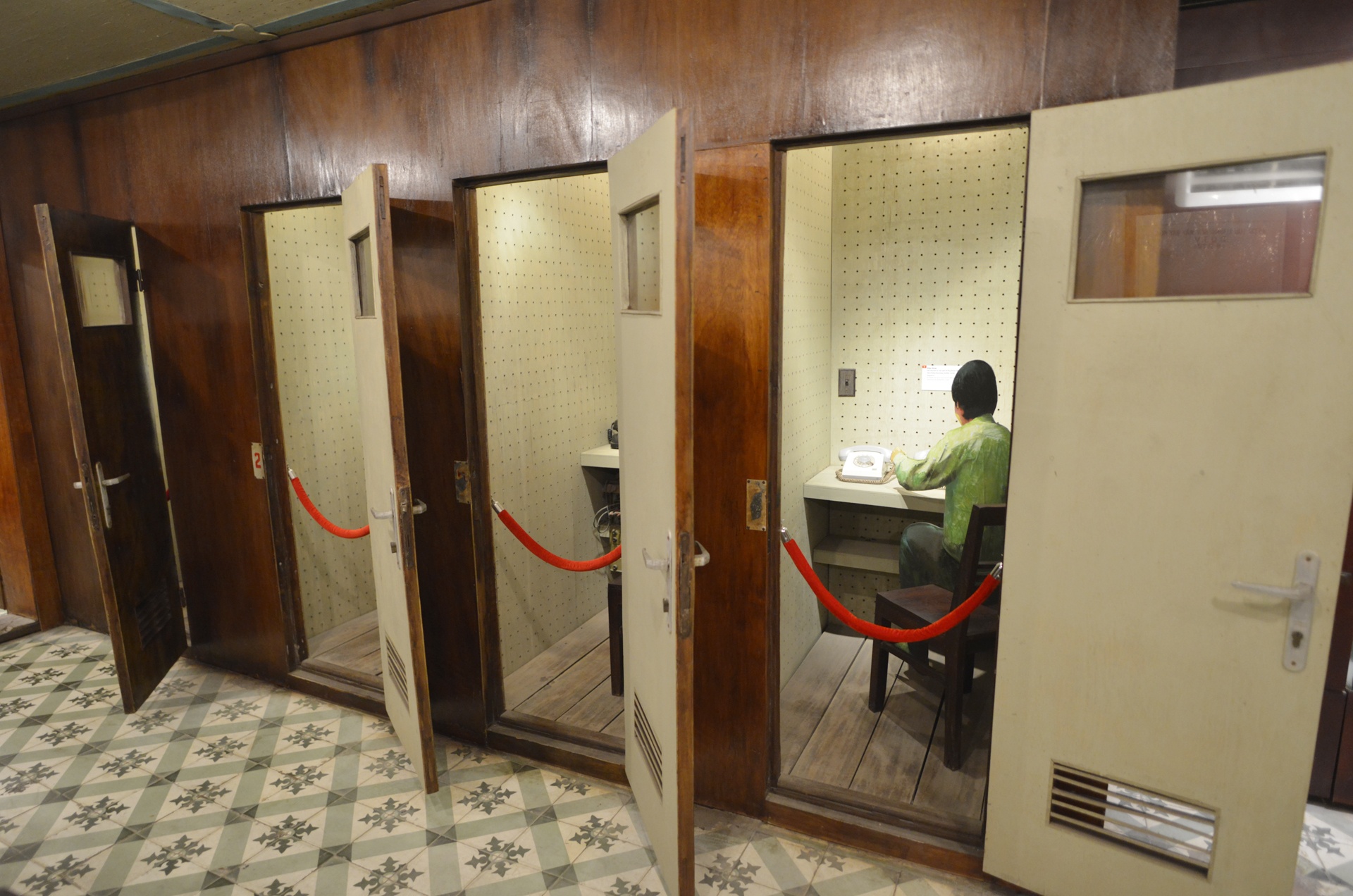 ham chi huy chong bom nguyen tu o Ha Noi anh 7