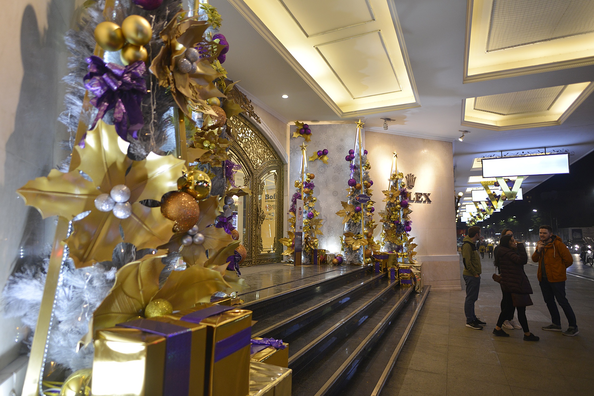 trung tam thuong mai dip giang sinh anh 7