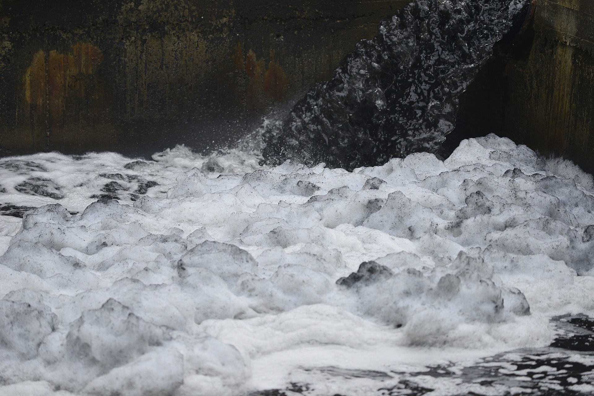 Dong nuoc den 10 nam am anh nguoi dan ven do hinh anh