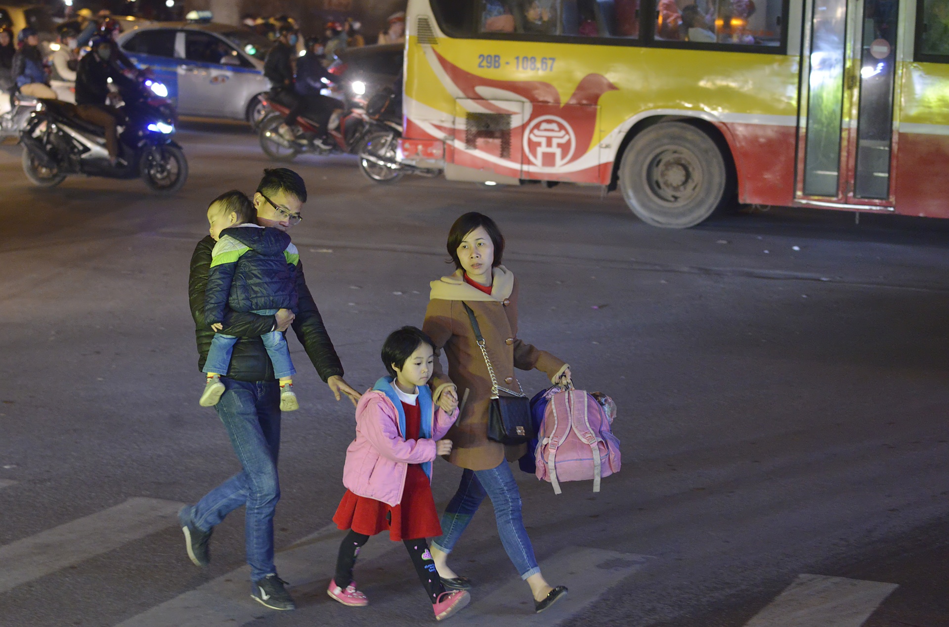 un tac keo dai tai cua ngo phia Nam Ha Noi anh 14