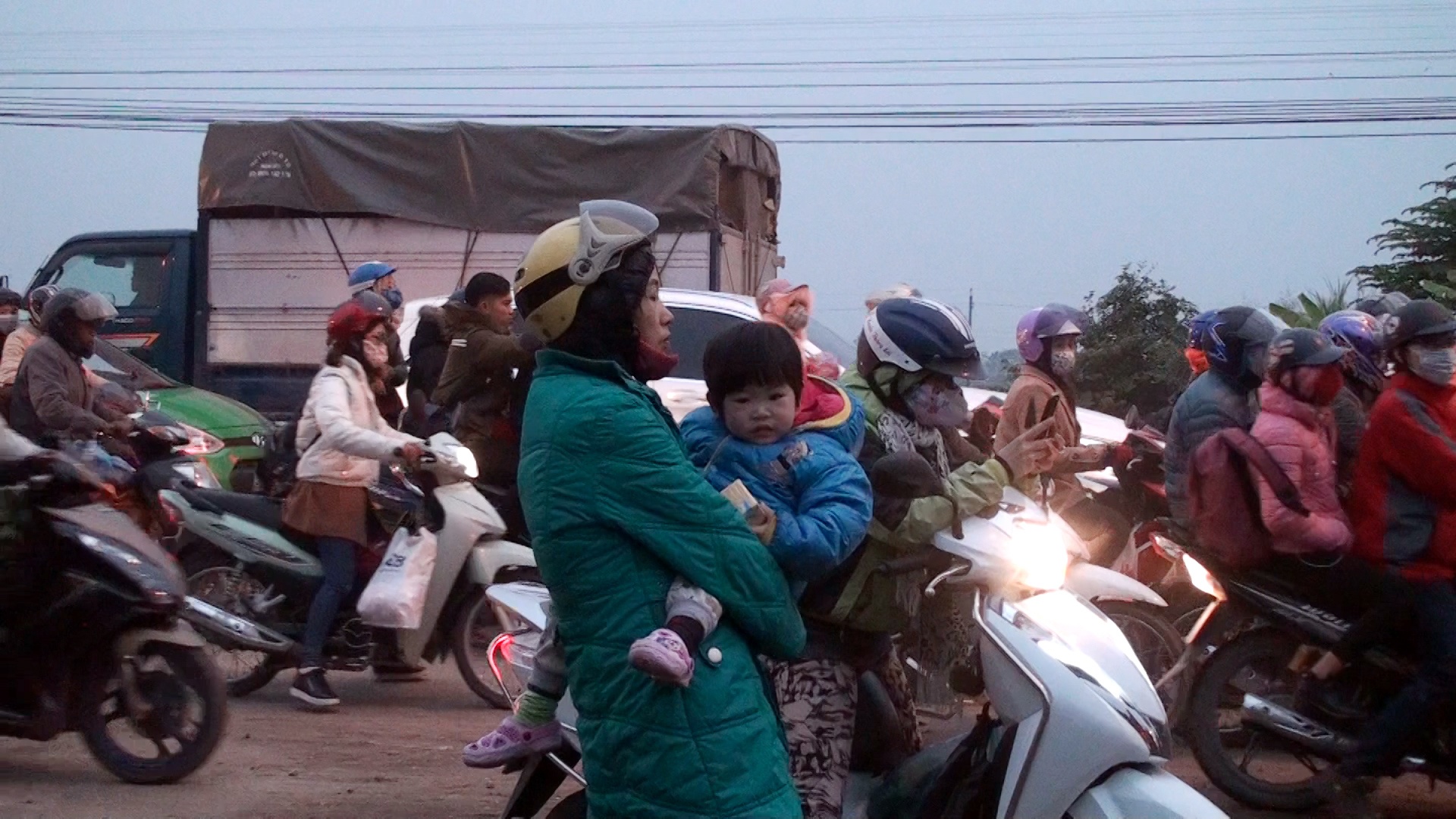 un tac keo dai tai cua ngo phia Nam Ha Noi anh 10