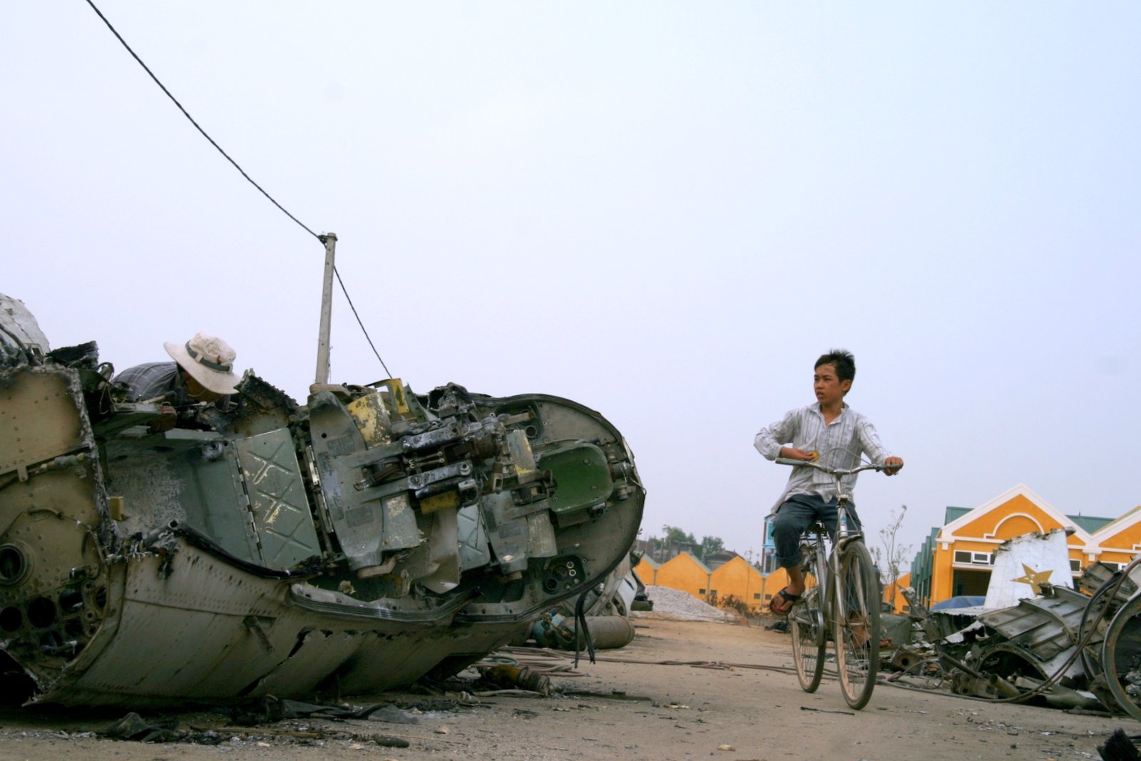 lang nghe Quan Do diu hiu sau vu no anh 1