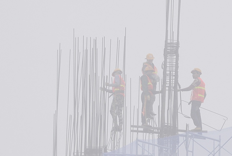 Suong mu bao phu Ha Noi ca ngay lan dem hinh anh