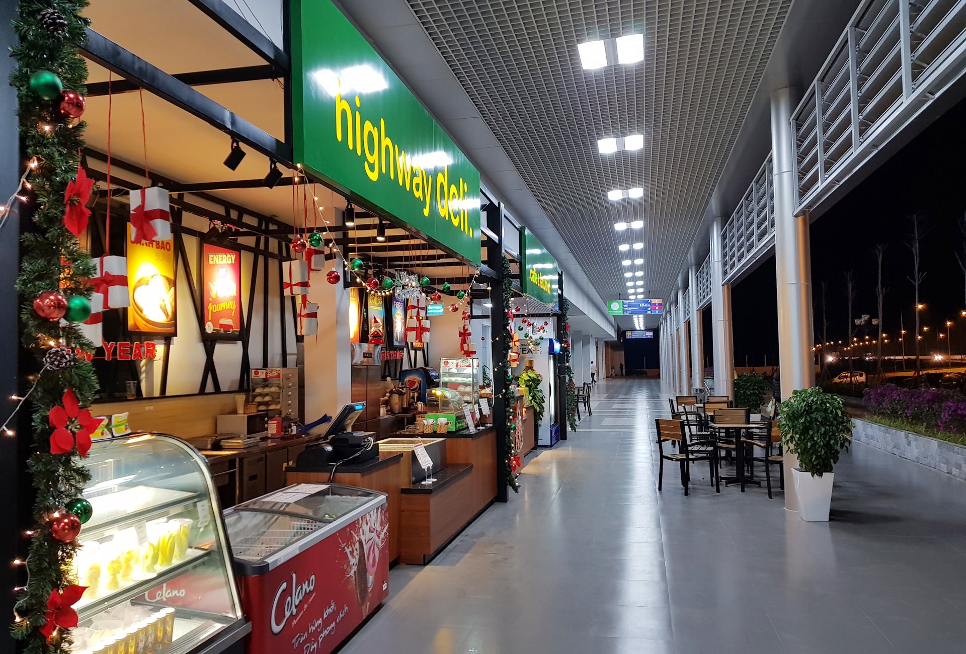 Tram dung nghi '5 sao' tren cao toc hien dai nhat Viet Nam hinh anh