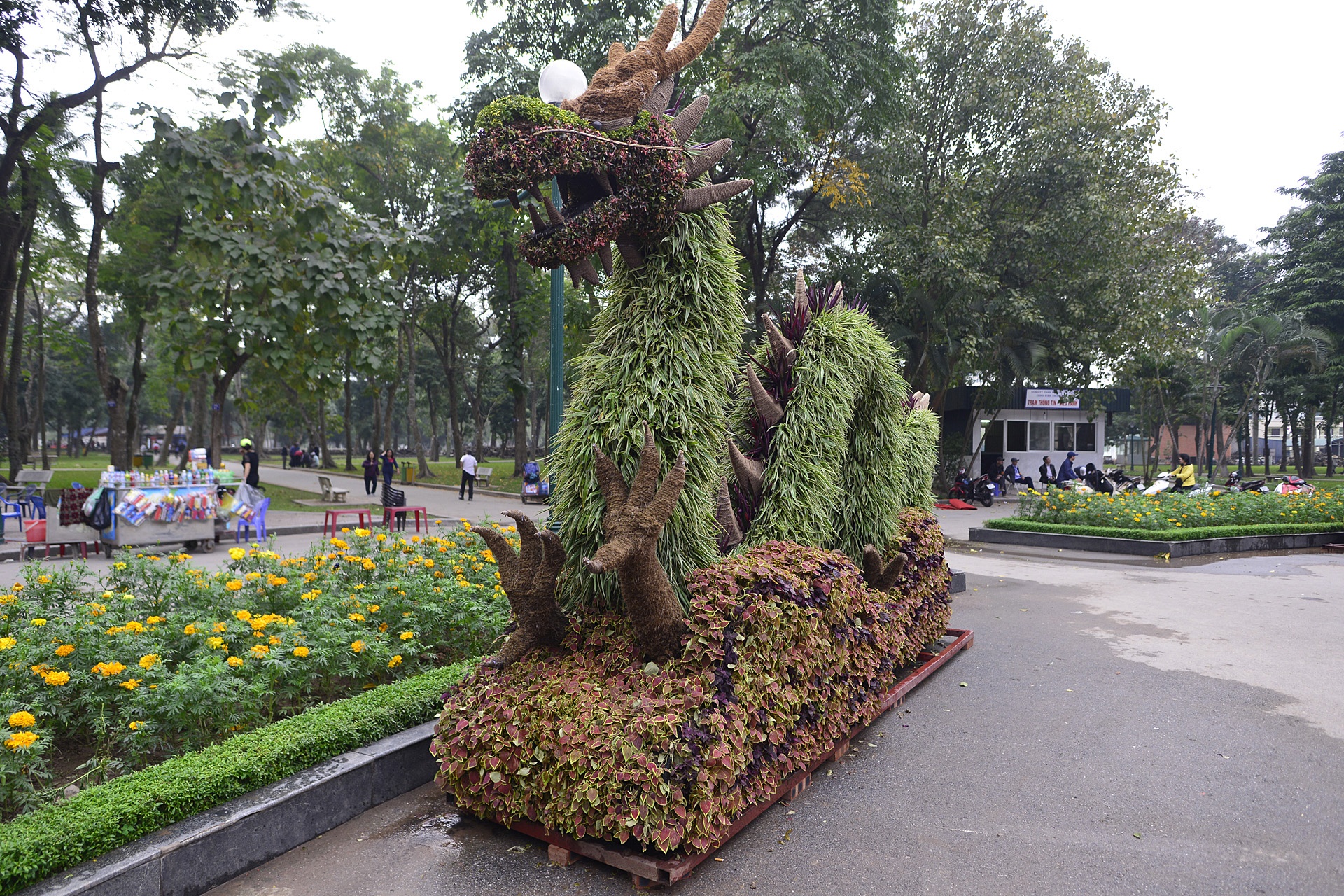 12 con giap xuat hien tai cong vien Thong Nhat anh 3