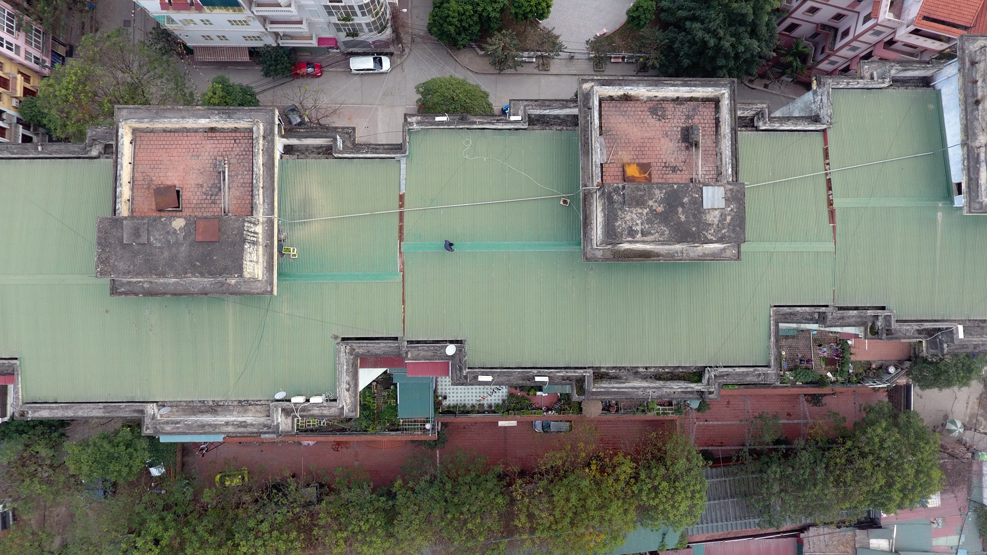 di bo tren mai nha vi thang may hong anh 2