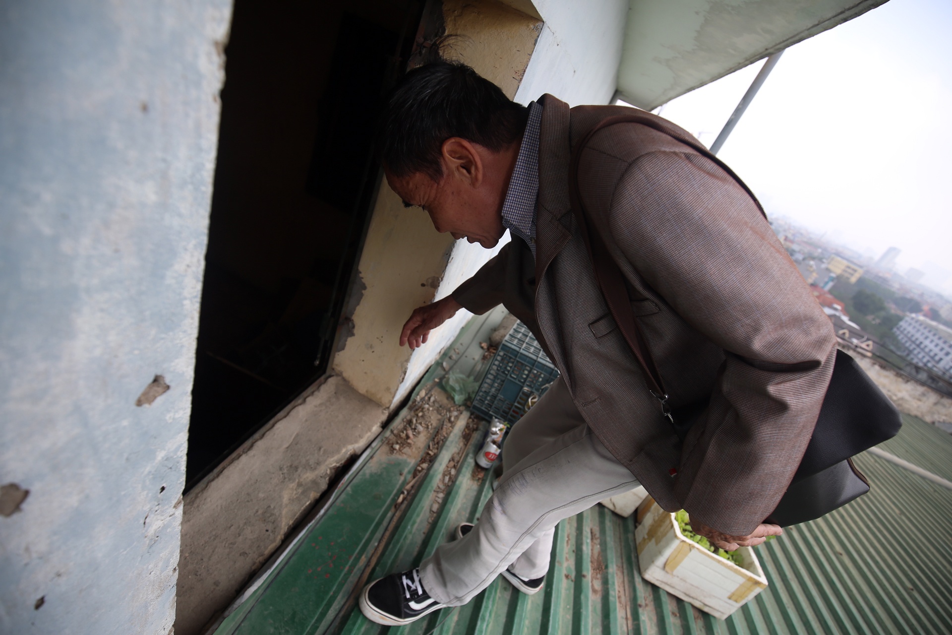 di bo tren mai nha vi thang may hong anh 8