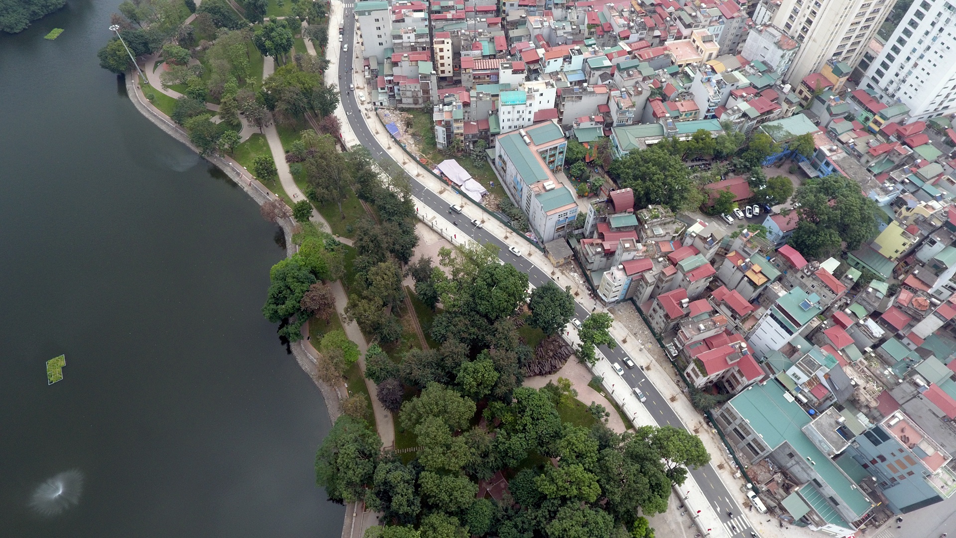 Toan canh tuyen pho dai 600 m lam 17 nam moi xong hinh anh