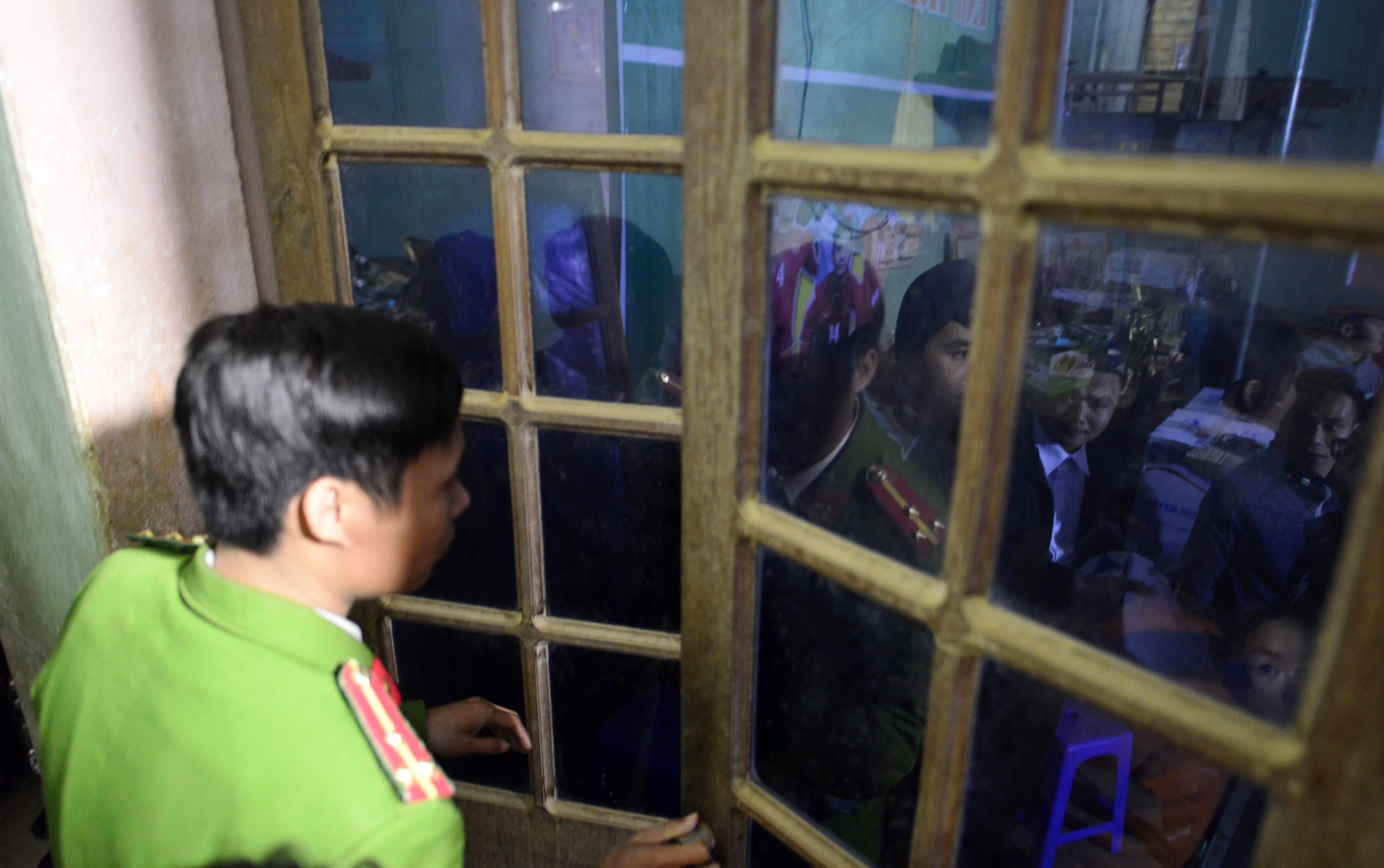 nha thu mon Bui Tien Dung sang dien suot dem anh 13