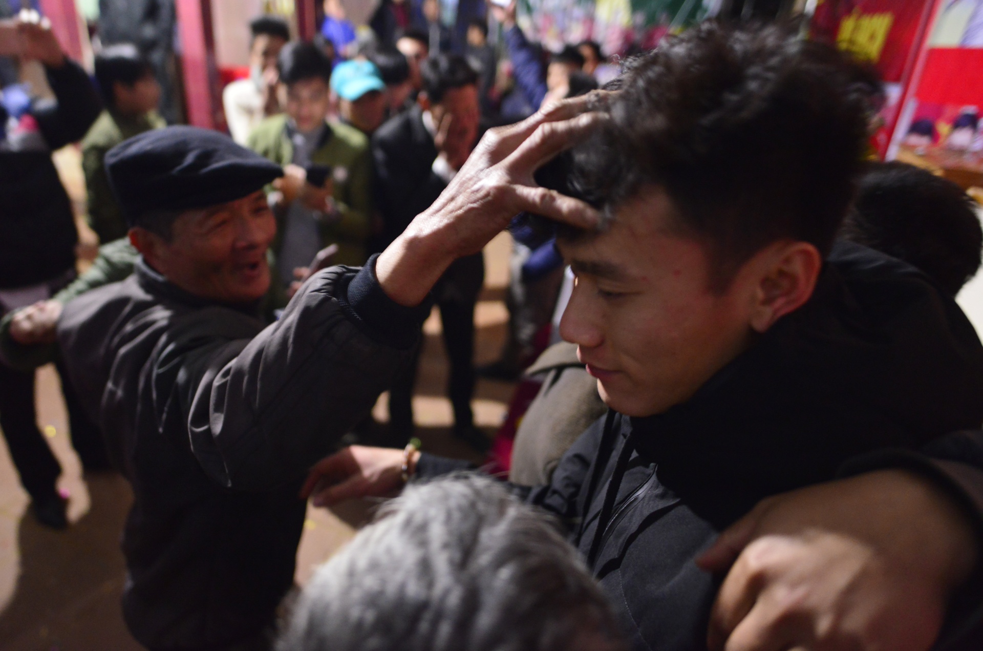 Dem khong ngu tai nha thu mon Bui Tien Dung hinh anh