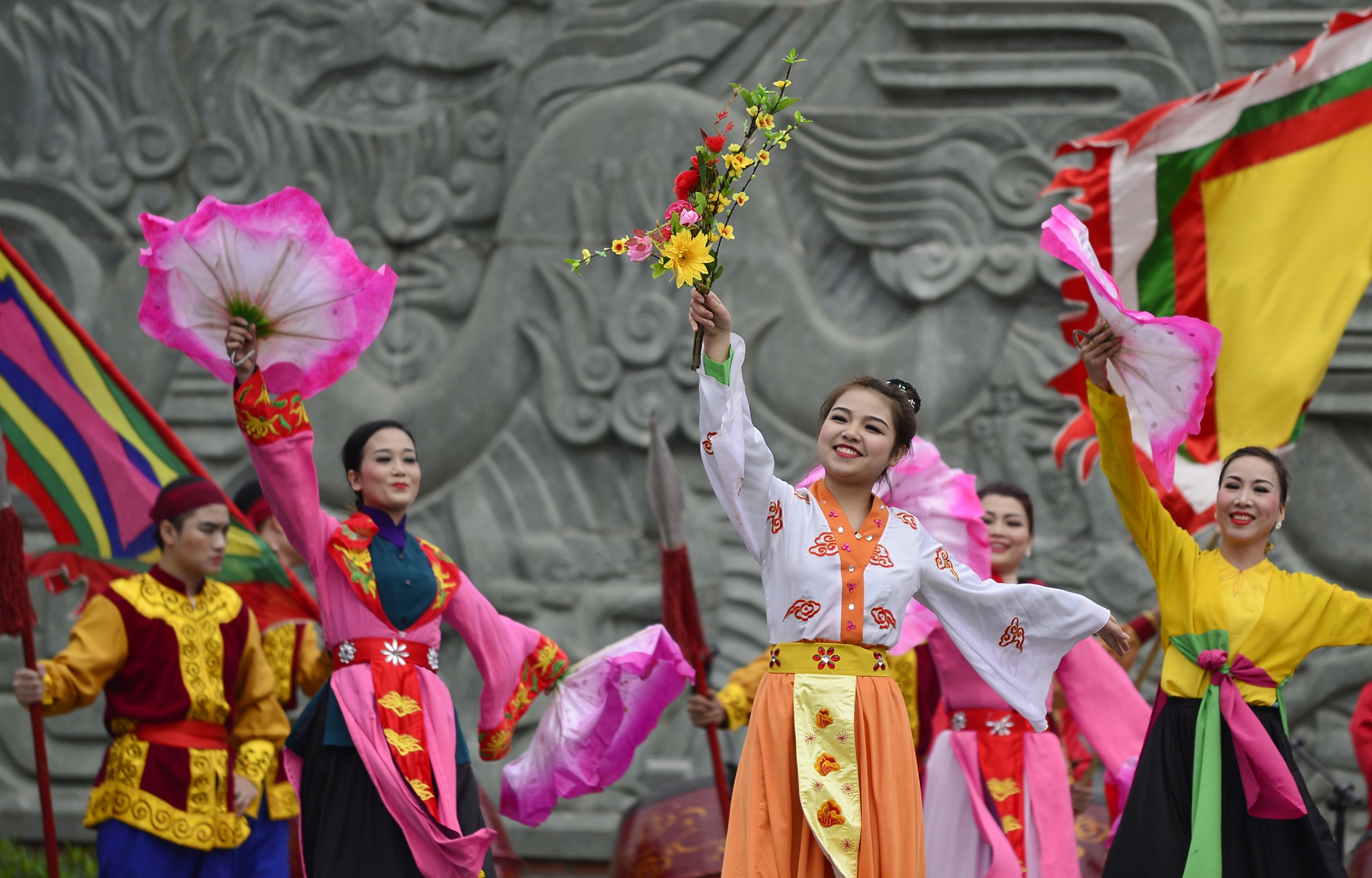 Thu Tuong du hoi go Dong Da anh 10