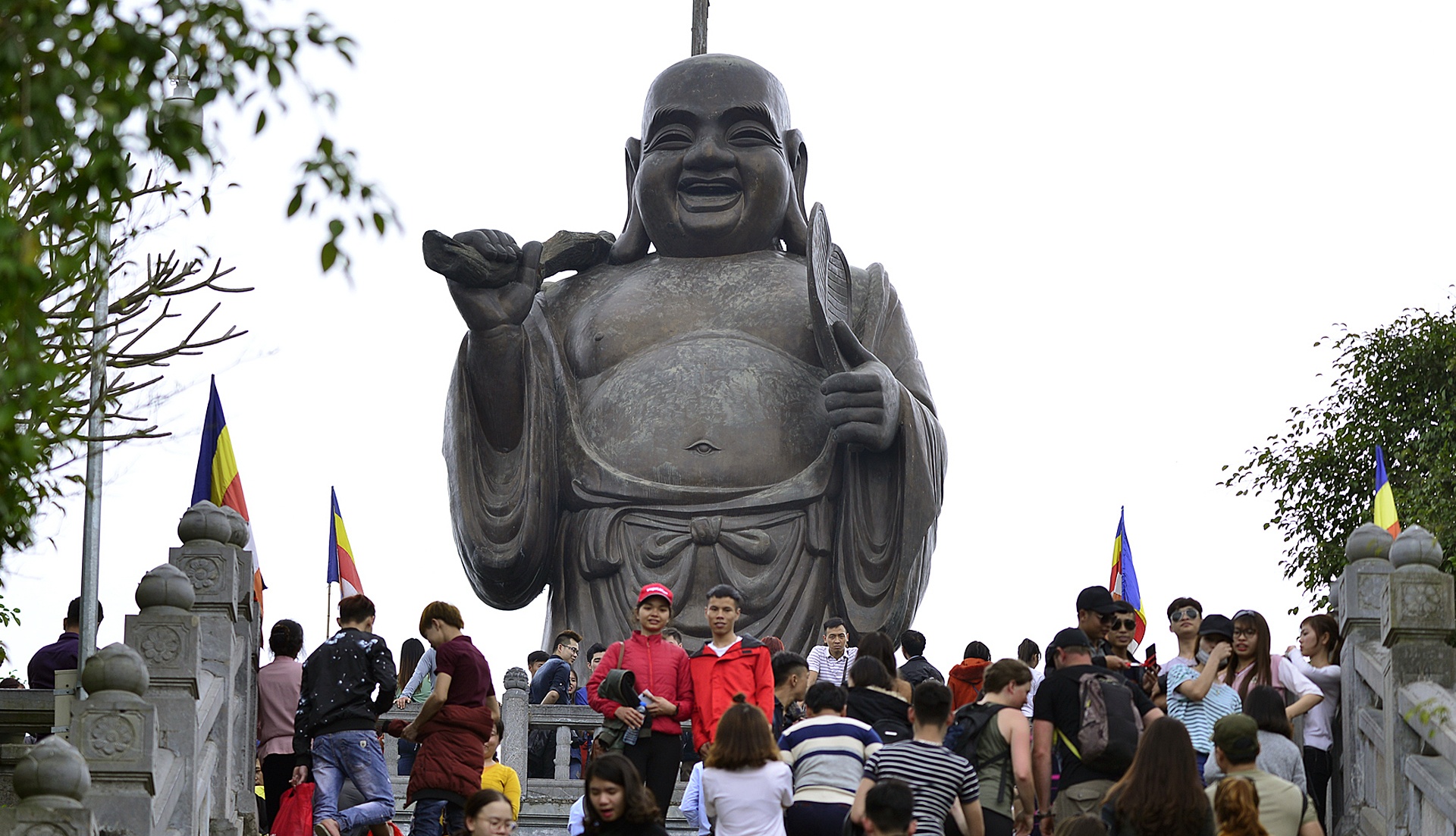 xoa tuong,  nhet tien vao tuong Phat tai Bai Dinh anh 5
