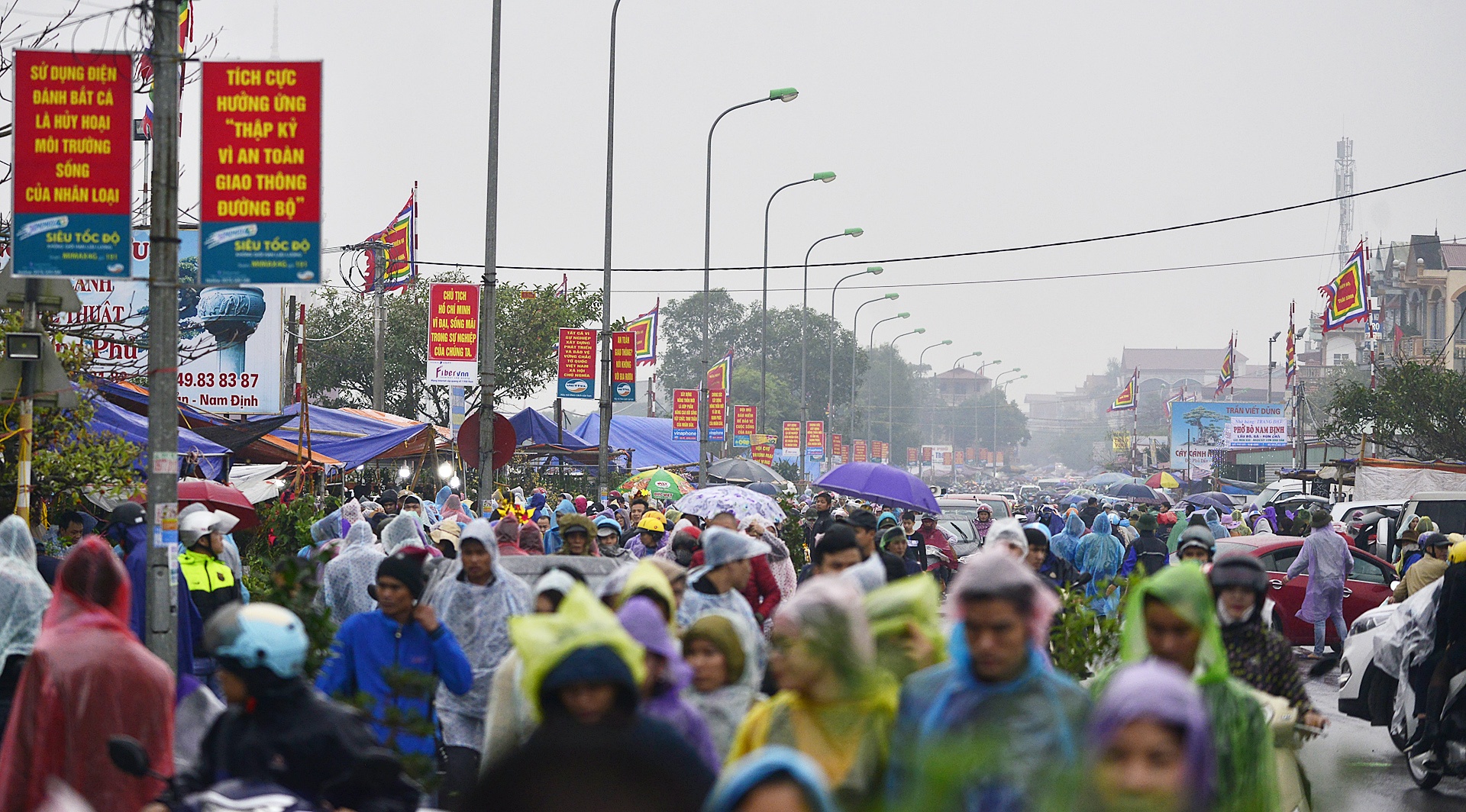 doi mua chen chuc mua cay tai cho Vieng anh 1