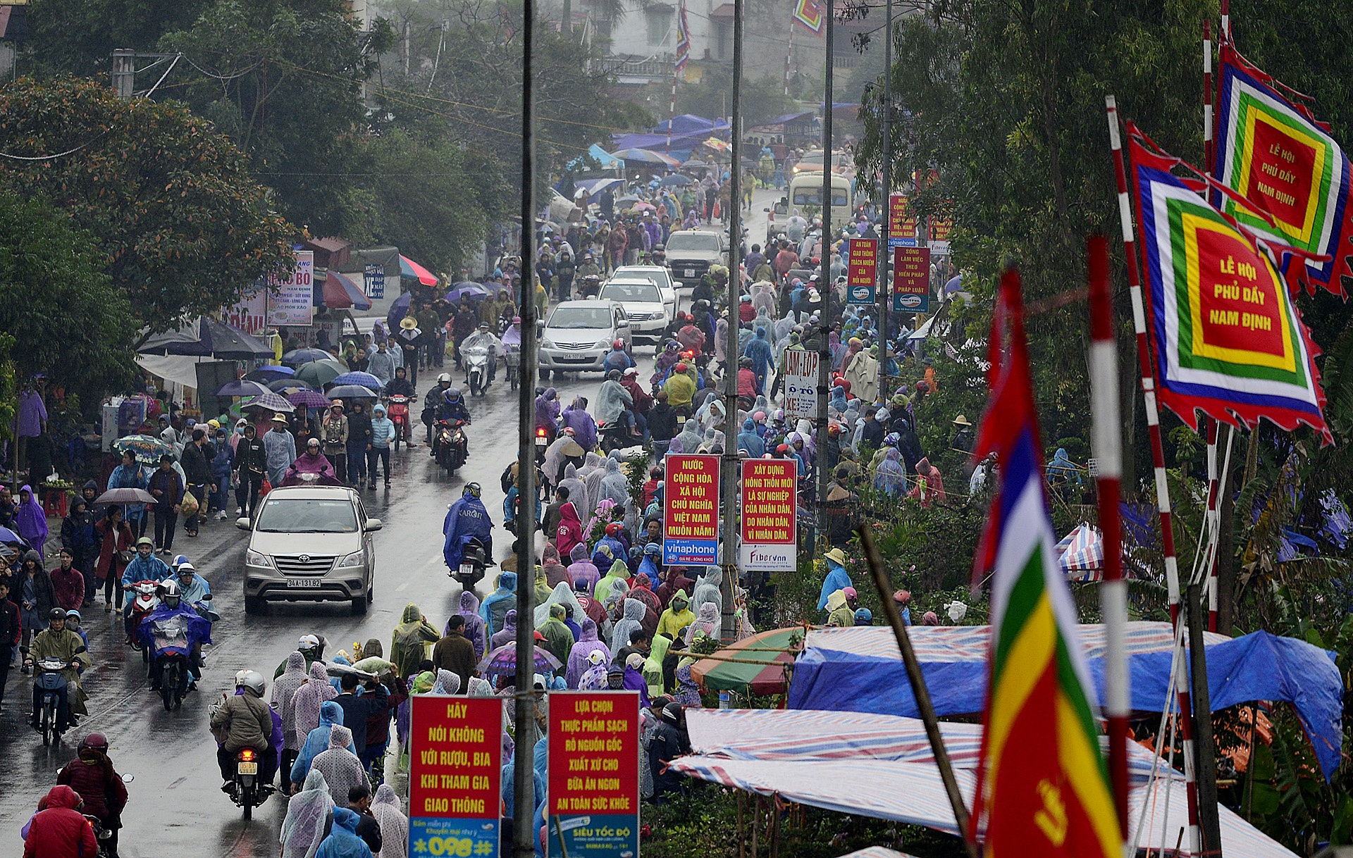 doi mua chen chuc mua cay tai cho Vieng anh 5