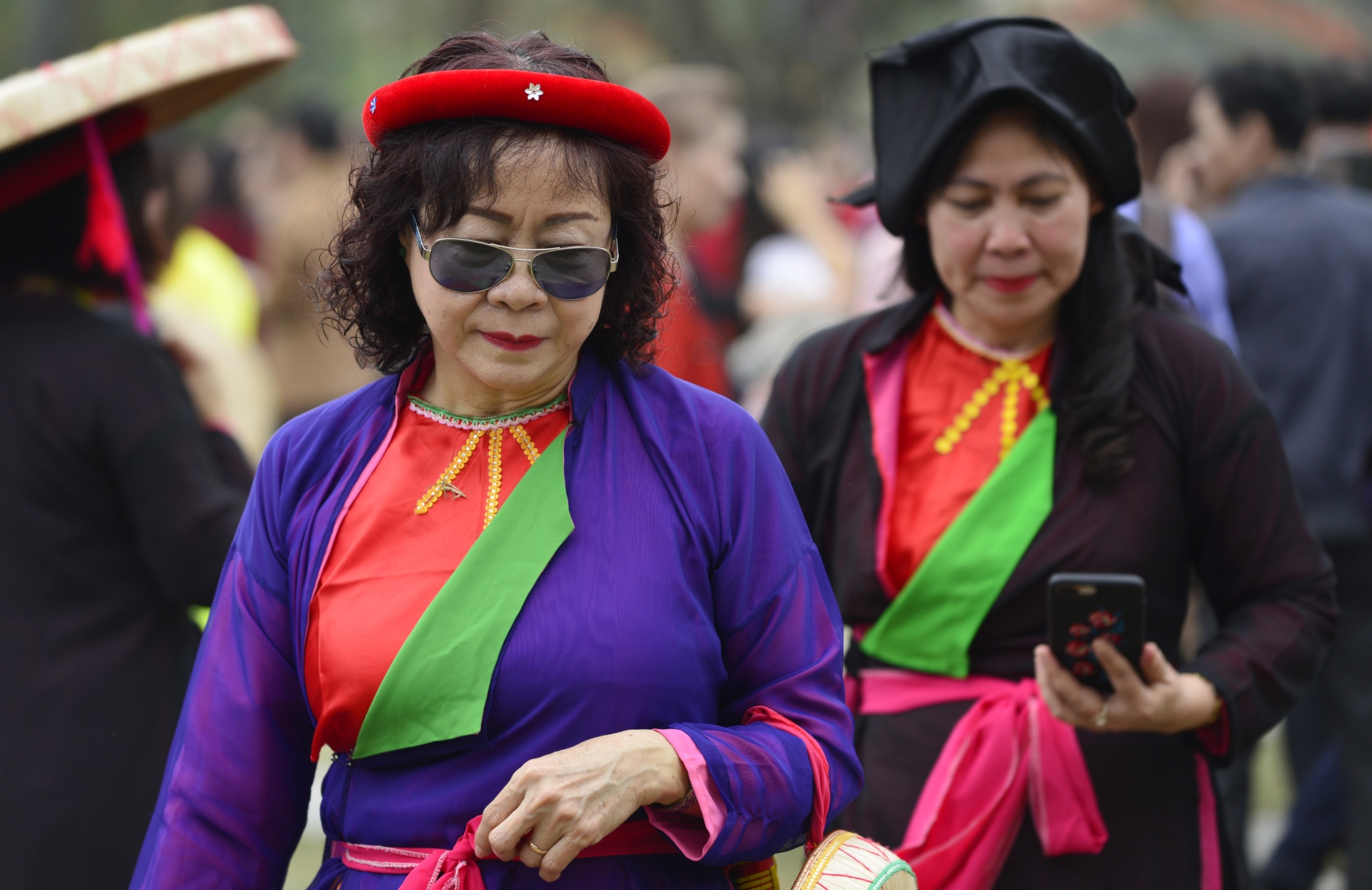 thay quan ao quan ho giua hoi Lim anh 11