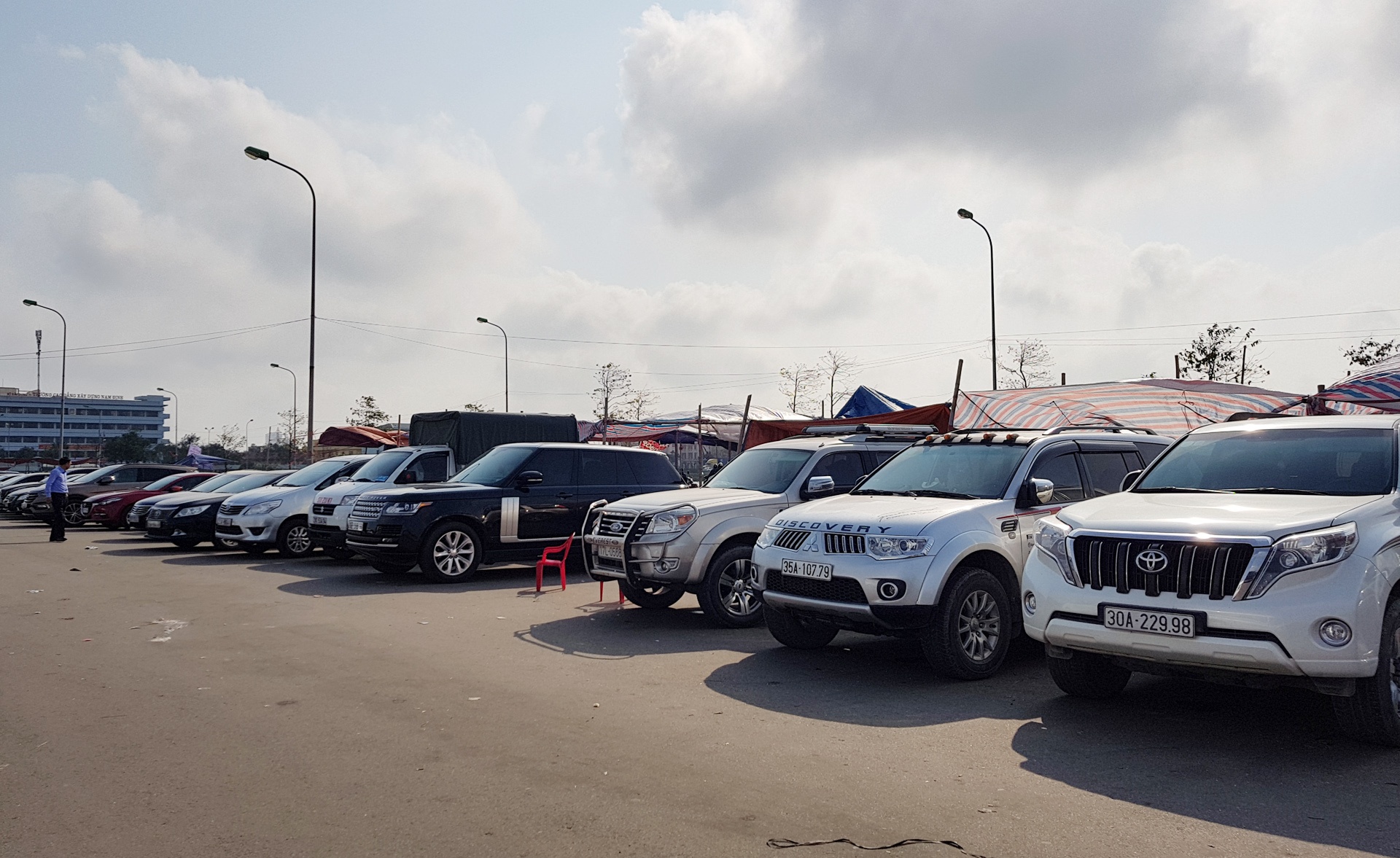 khu vuc phat an san sang truoc gio G anh 16