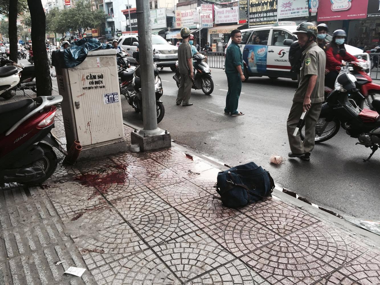 Lam ro mau thuan nguoi dan ong bi chem gan lia tay o Sai Gon hinh anh