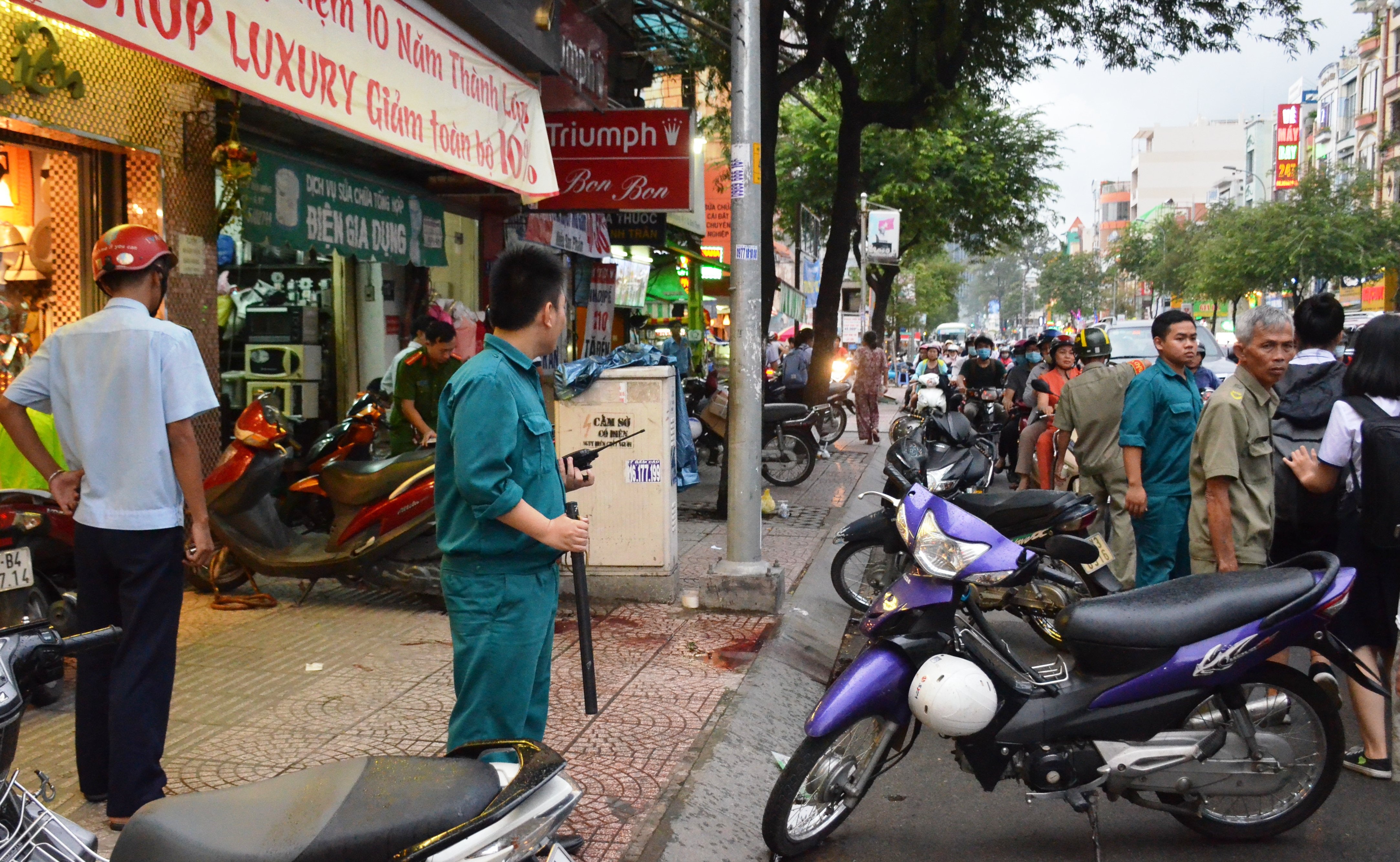 chem gan lia tay,  giai quyet mau thuan,  noi canh tay anh 1