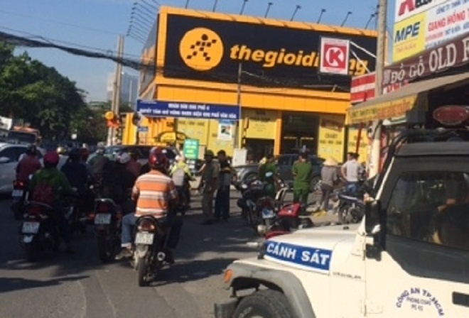 Bao ve bi danh chet trong dem anh 1