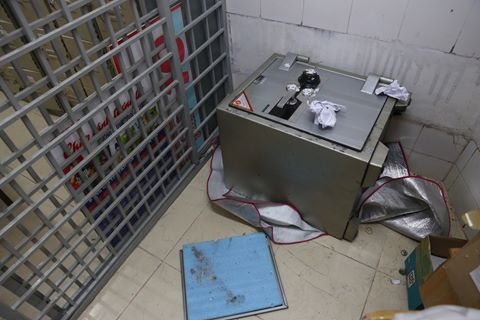 Ket sat nang 100 kg bi trom trong dem o Sai Gon hinh anh