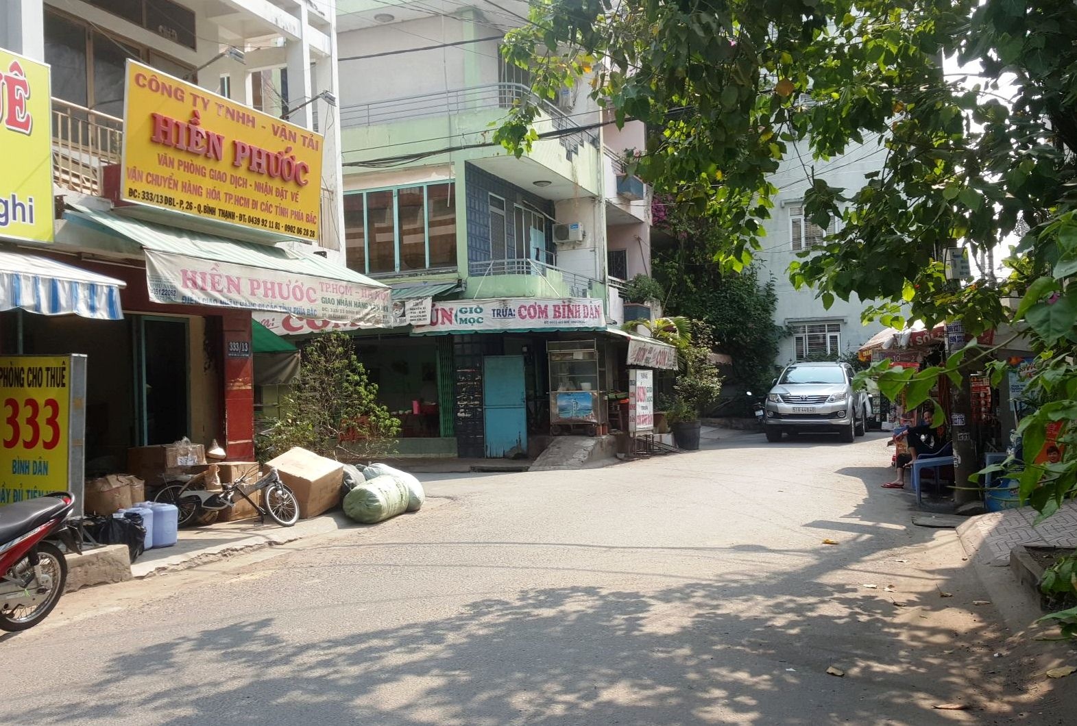 Di doi no, nguoi dan ong bi danh nguy kich o Sai Gon hinh anh