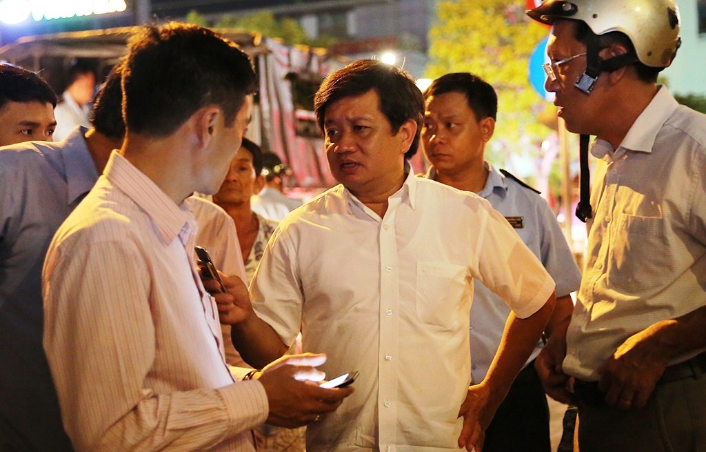 Người mẫu khỏa thân Cao Thùy Linh bị cẩu xe ảnh 1 Nguoi mau khoa than Cao Thuy Linh bi cau xe anh 1