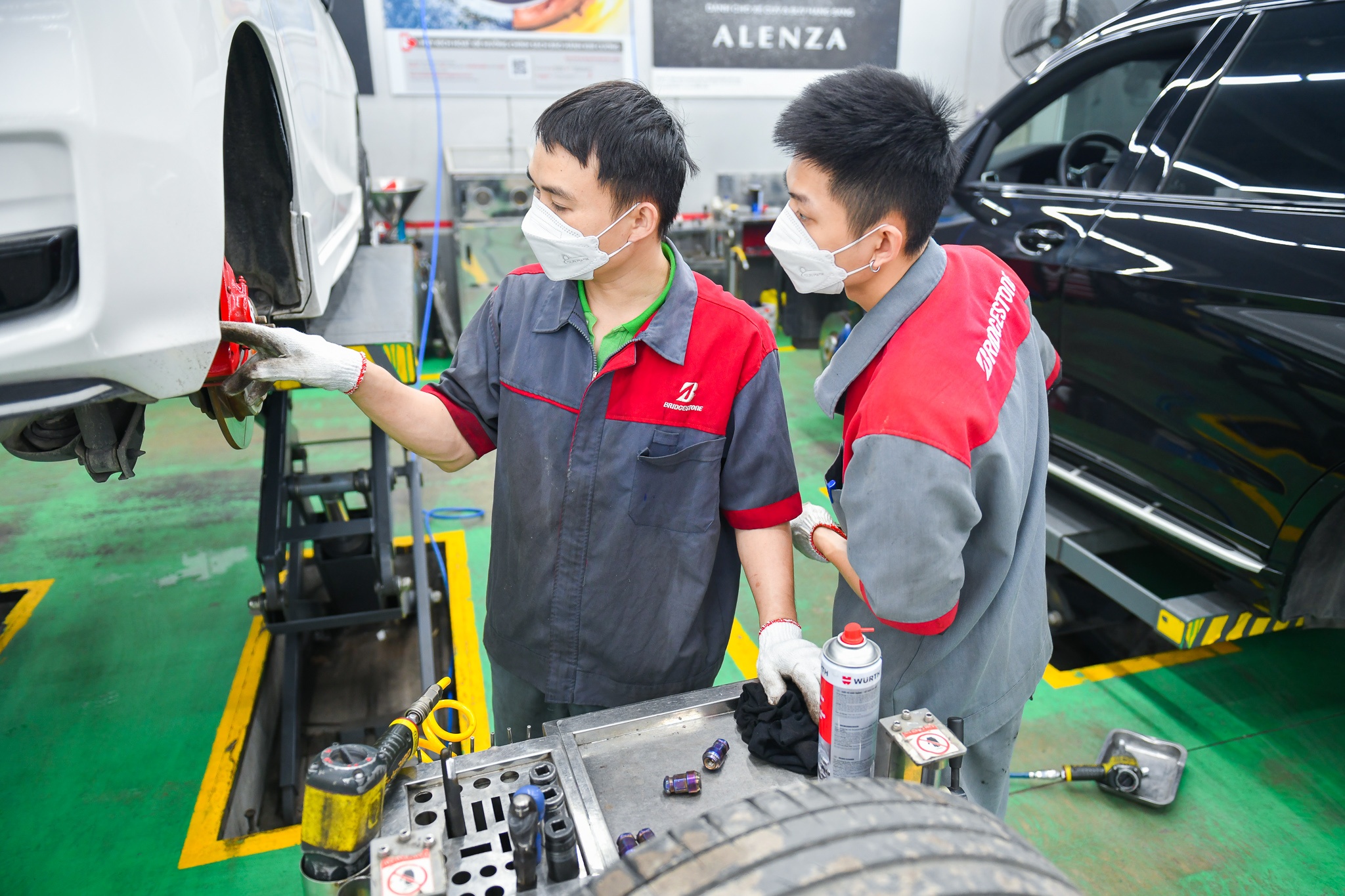 Cham soc xe o to anh 6