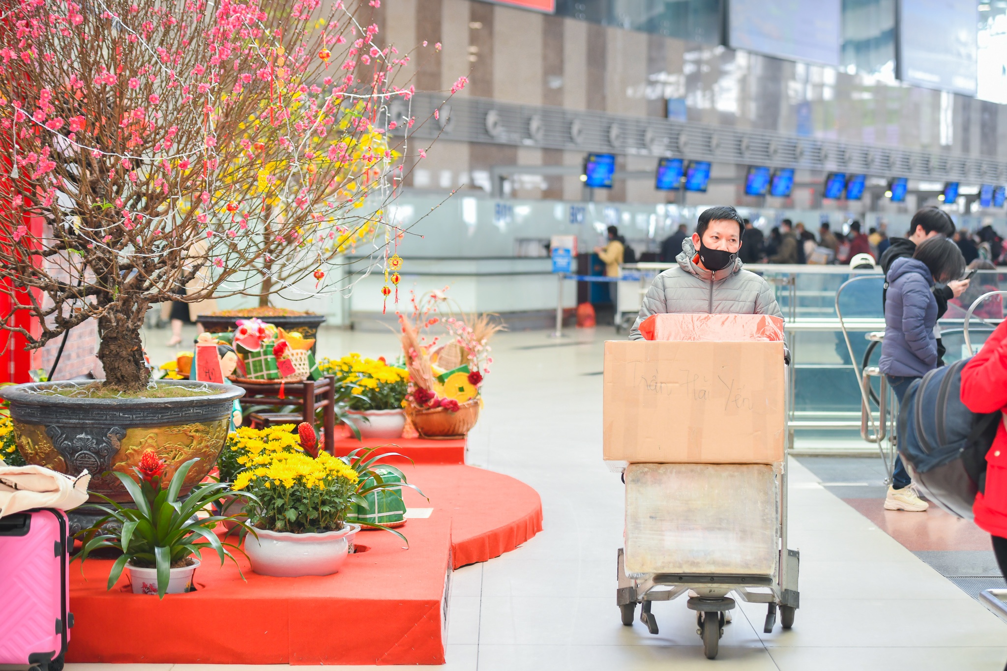 San bay Noi Bai trong ngay cao diem can Tet Am lich hinh anh