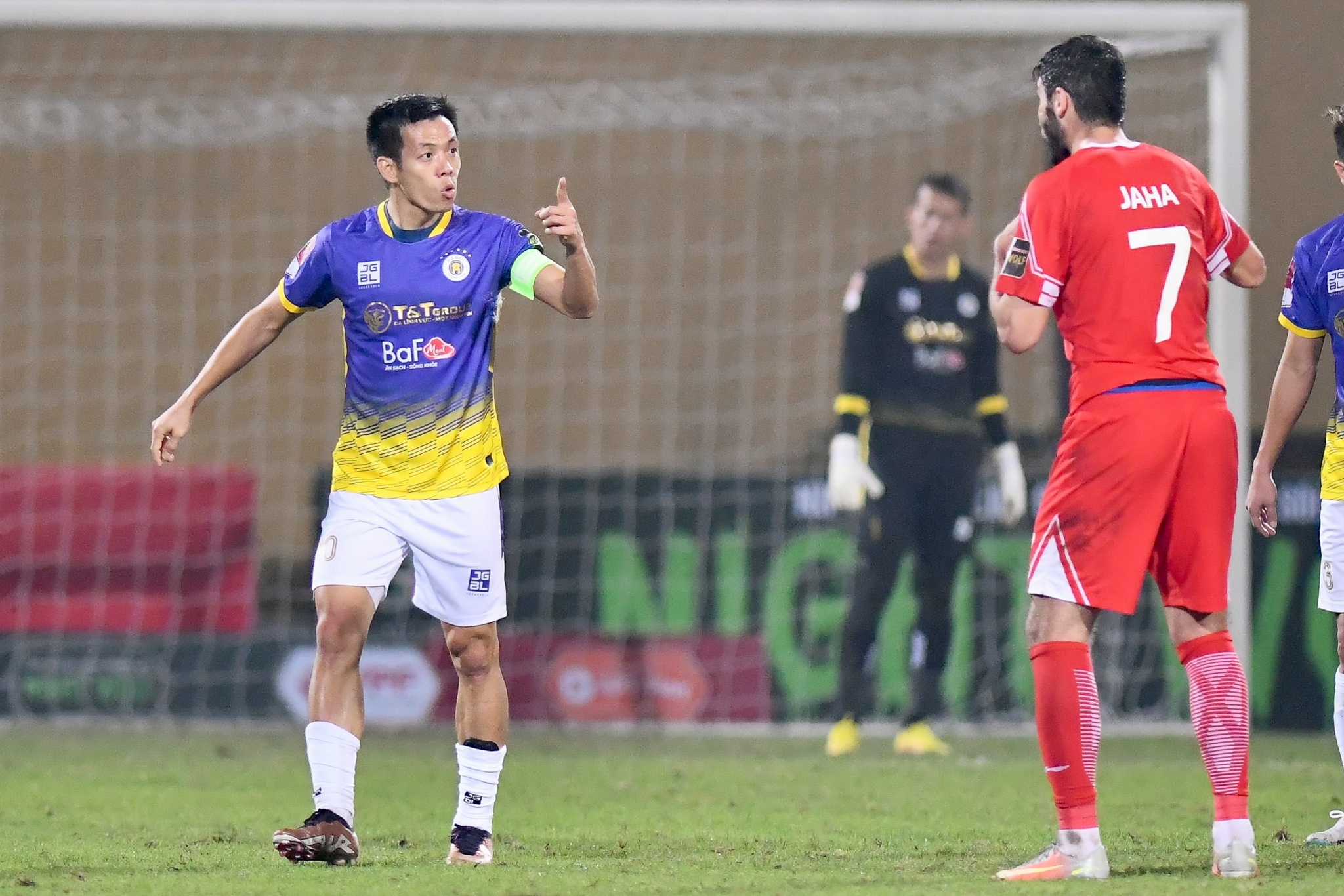 Van Quyet noi nong voi dan em o tuyen Viet Nam hinh anh