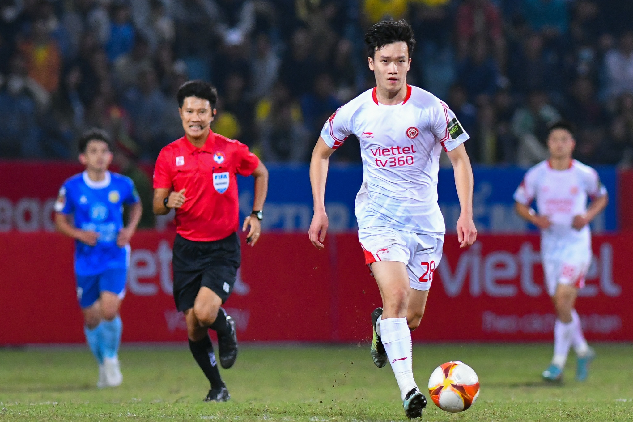 Trong tai dinh chan thuong anh 7