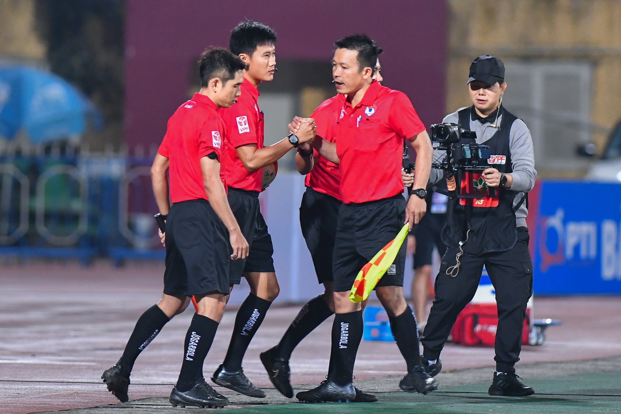 Trong tai dinh chan thuong anh 3