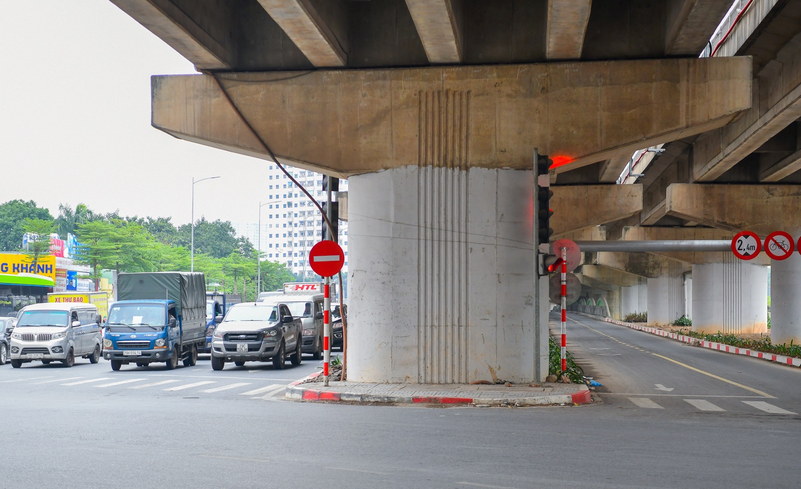 Cau vuot ho Linh Dam anh 11