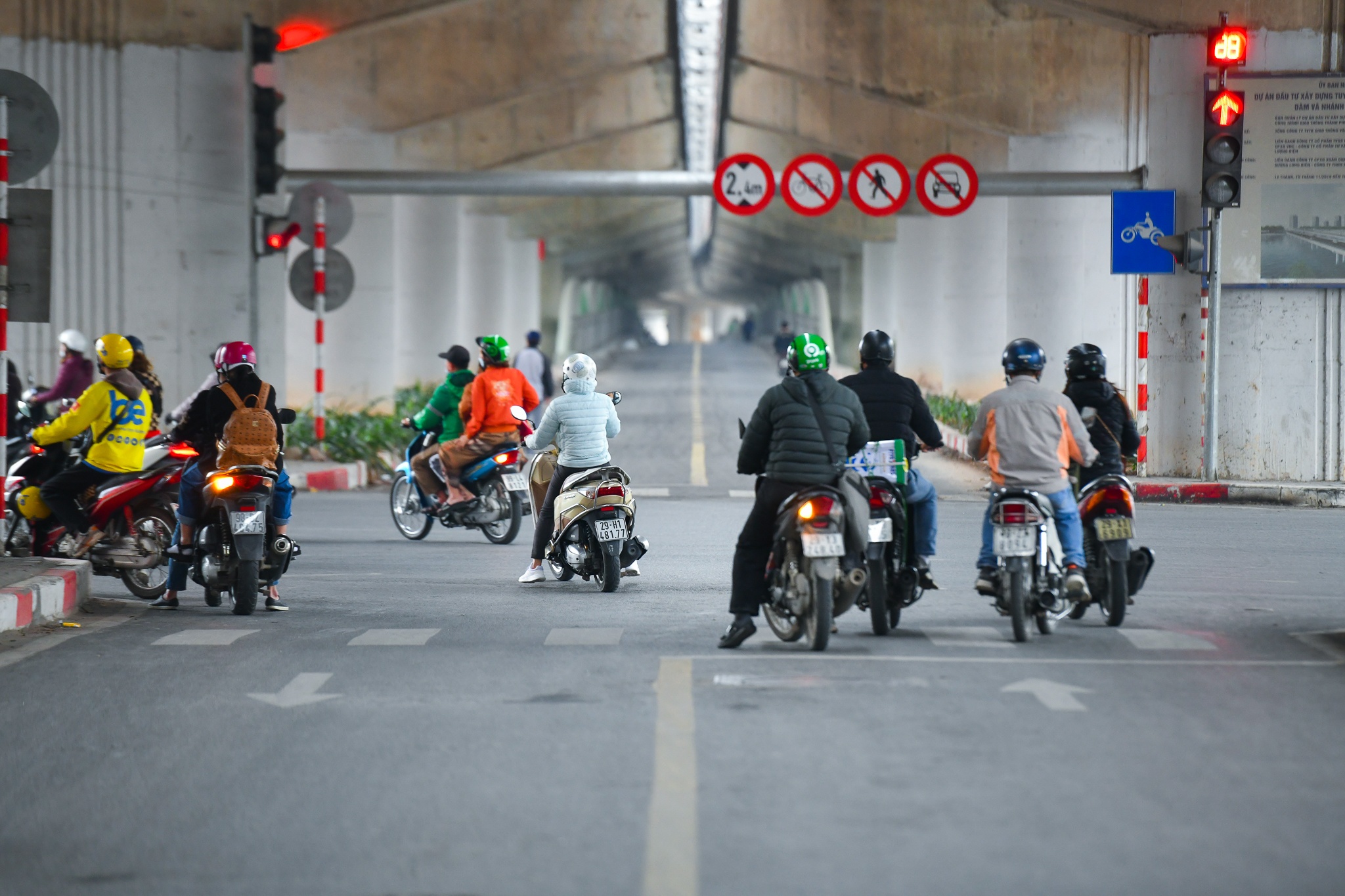 Cau vuot ho Linh Dam anh 12