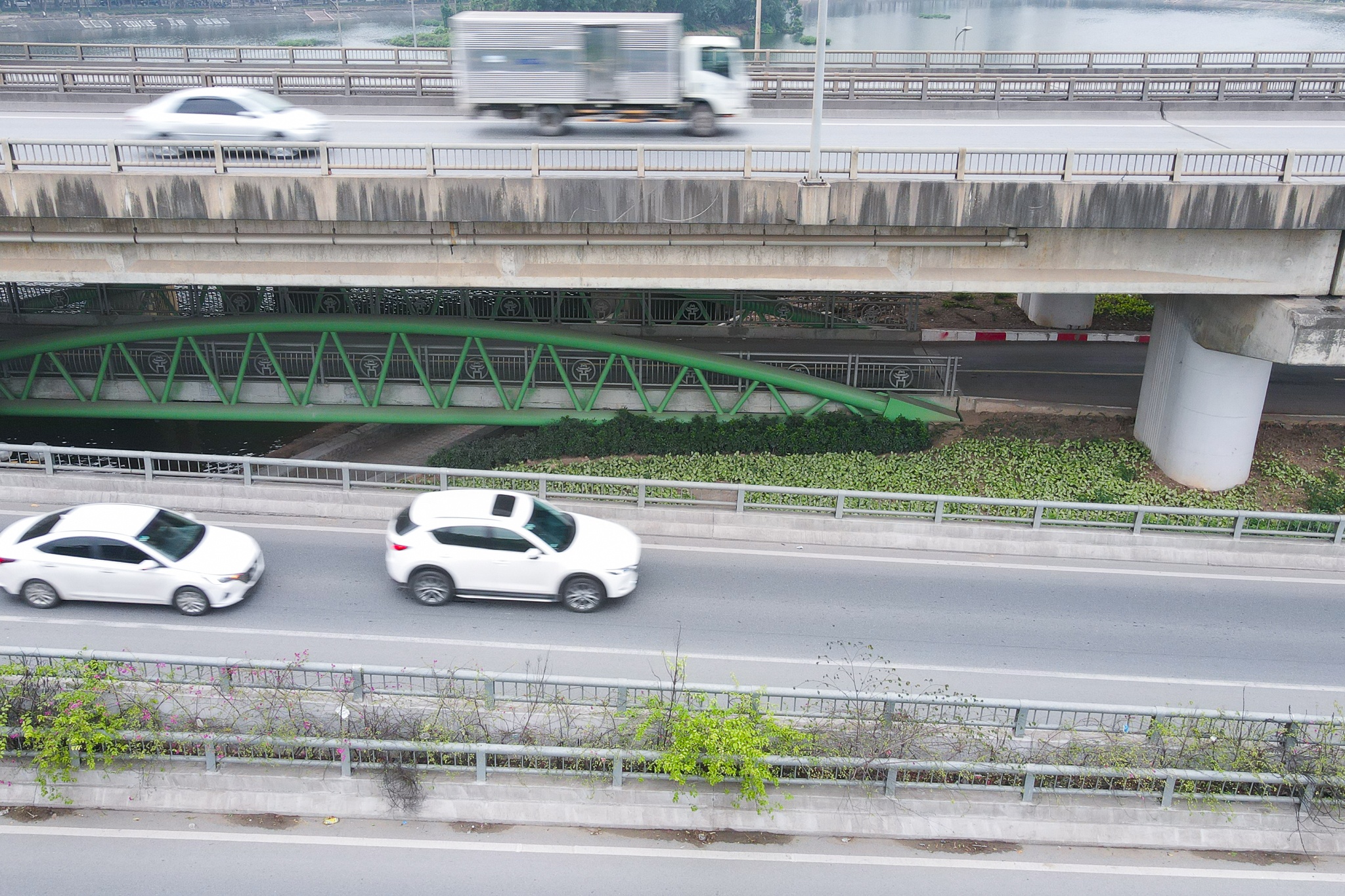 Cau vuot ho Linh Dam anh 3