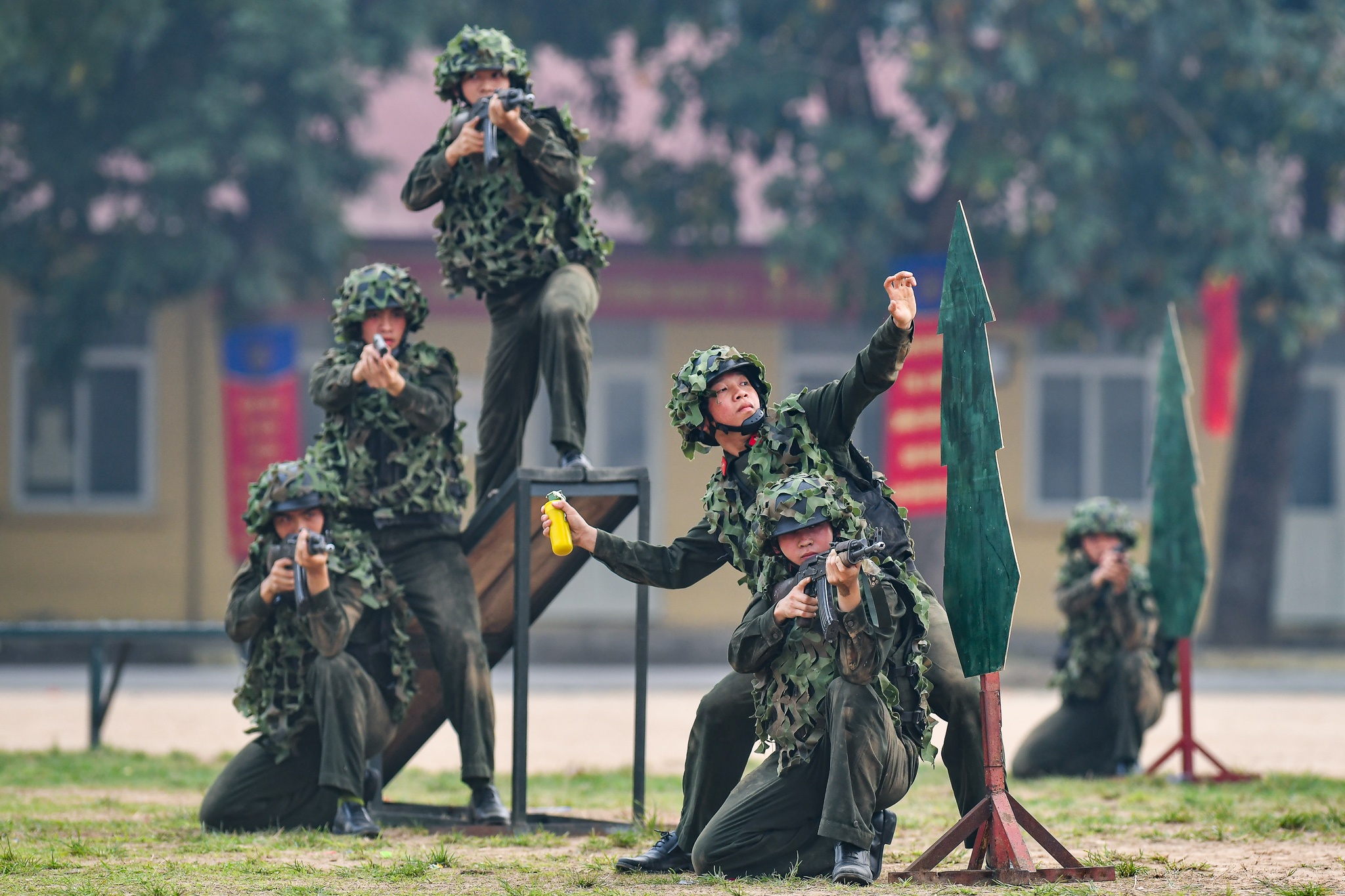 Hoc vien canh sat anh 15