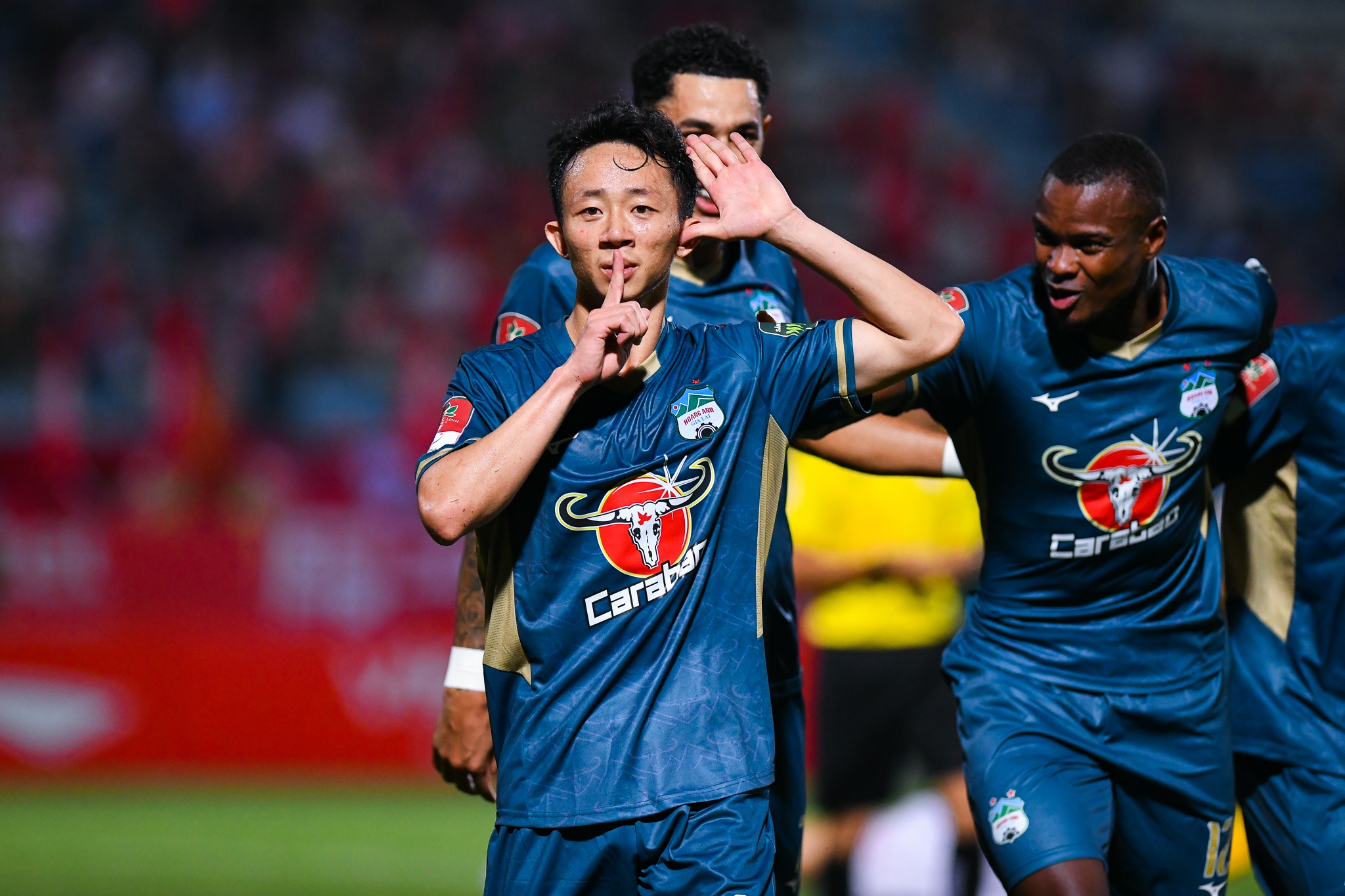 Minh Vuong lap sieu pham anh 7