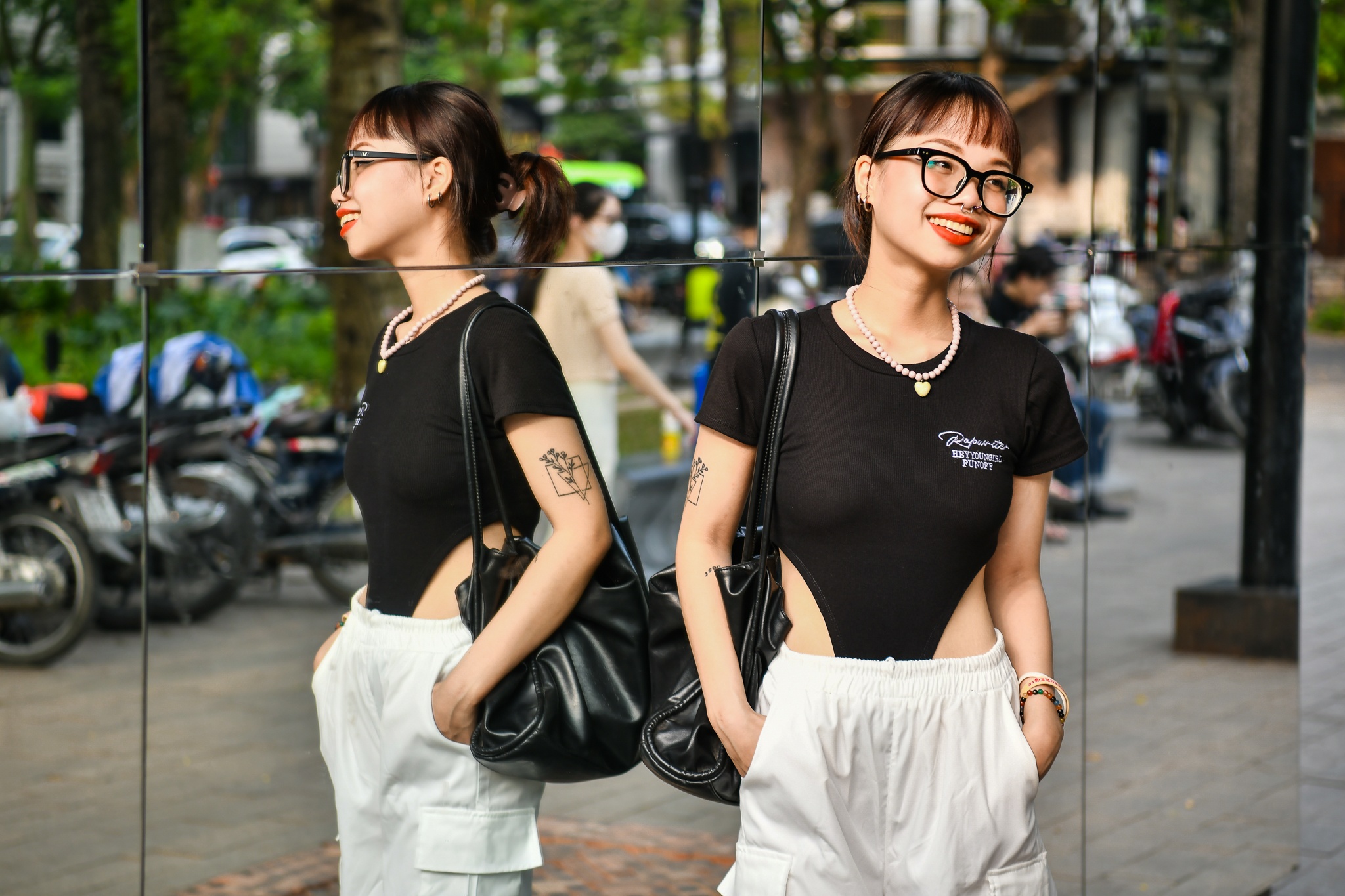 Nha guong kinh 3D khong lo lan dau xuat hien tai Ha Noi hinh anh