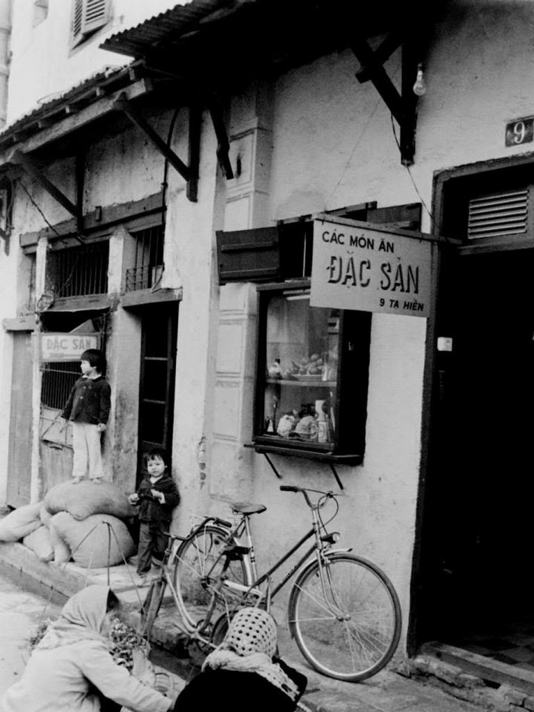 Ha Noi bao cap,  sach anh anh 9