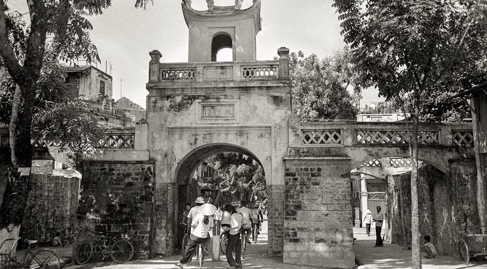 Ha Noi thoi bao cap qua anh nha ngoai giao Anh hinh anh