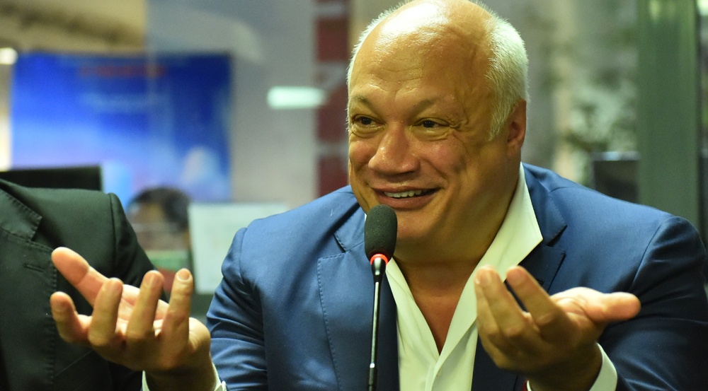 Nha van khong nen la no le cua dong tien hinh anh