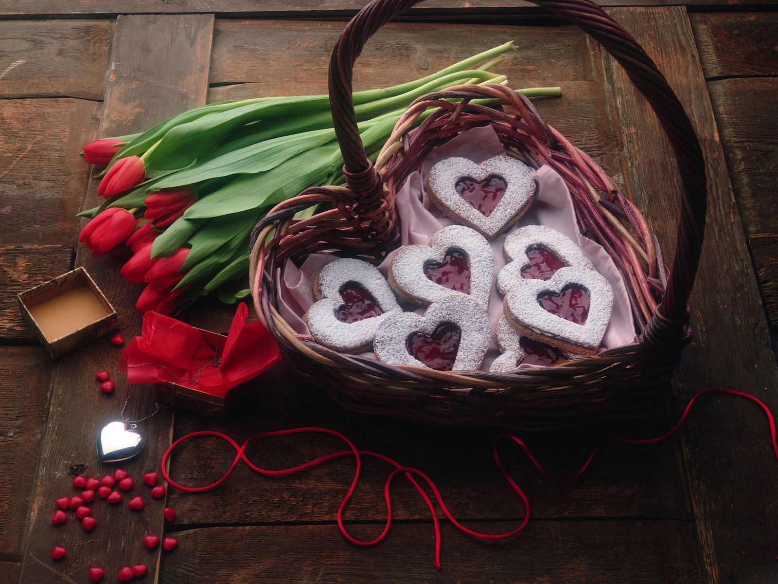 Thu bay cua ban (7/12) hinh anh