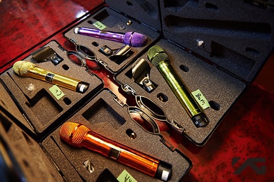 Bộ mic riêng với những màu sắc khác nhau dành cho 4 cô gái cá tính.