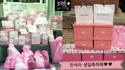 Tất nhiên, các fan không thể quên quà tặng cho anh chàng đáng yêu của EXO. Dù rất ít nói, nhưng Xiumin rất được công chúng Hàn ưa thích. Ảnh: 262Days