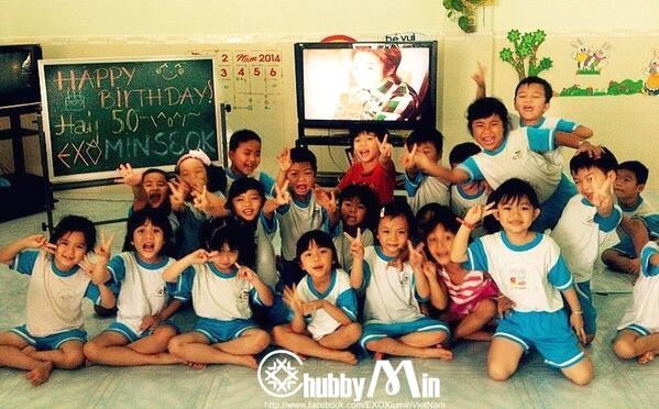 Tre mau giao Viet Nam chuc mung sinh nhat Xiumin (EXO) hinh anh