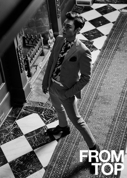 Hai bức ảnh mới nhất trích từ sách ảnh FROM TOP. Ảnh: allkpop