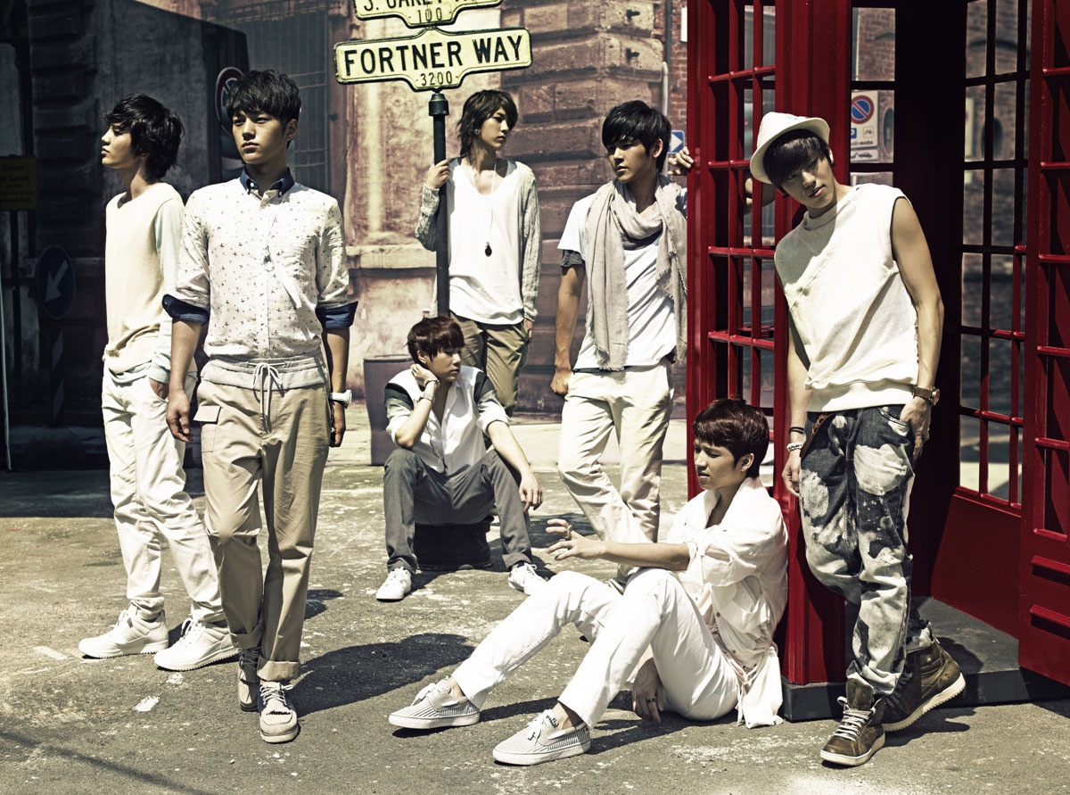 Đứng thứ 6 là INFINITE. Nhóm nhạc gồm 7 thành viên, thành lập năm 2010 dưới sự quản lý của công ty Woolim Entertainment. INFINITE là một trong những thần tượng thế hệ mới của làn sóng Hàn. Ảnh: 