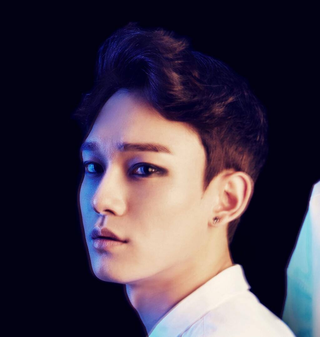 Chen, sinh năm 1992, được đánh giá là giọng ca vàng mới của SM.