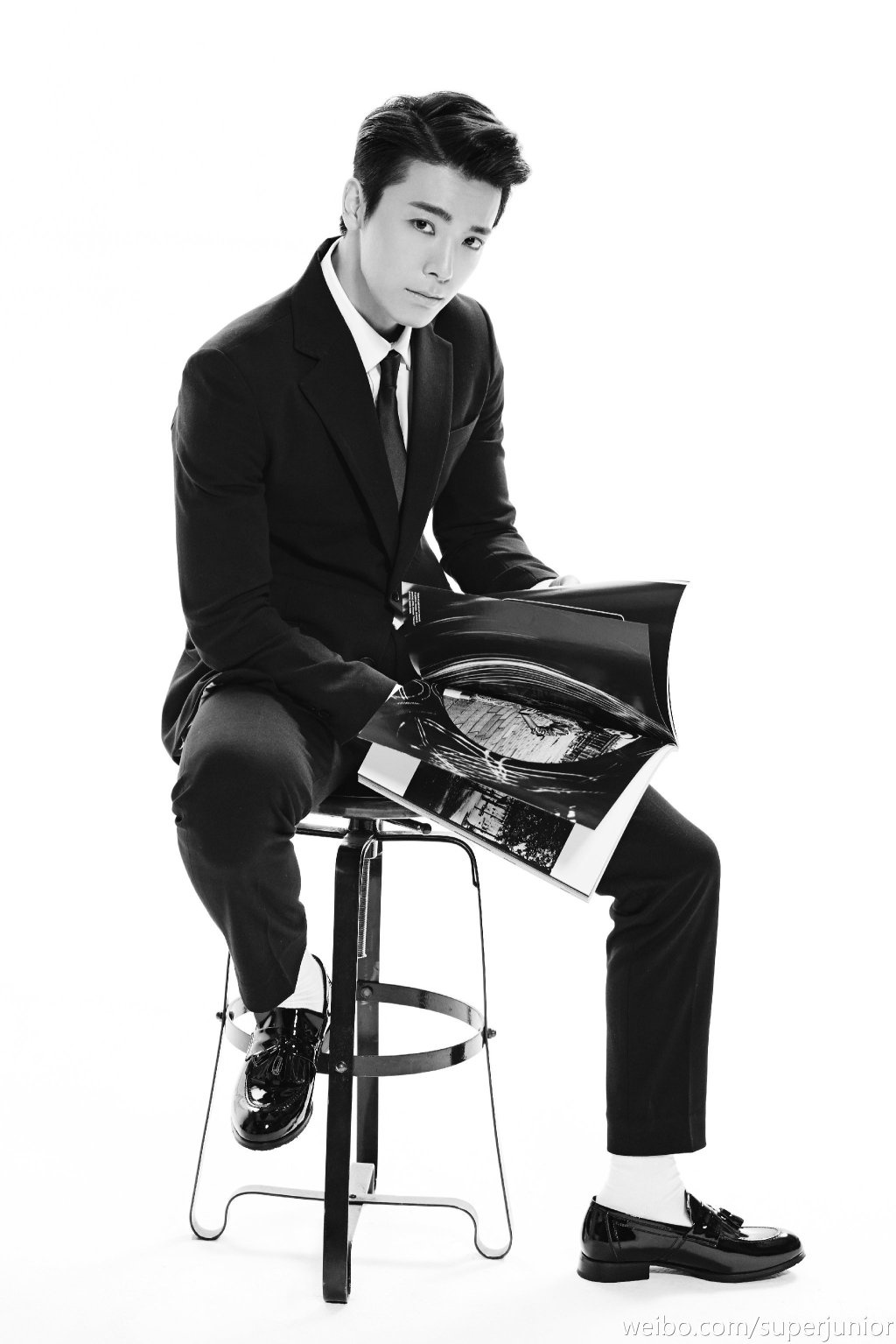 Donghae bận rộn cùng nhóm Super Junior-M tấn công sân khấu Hàn lẫn Trung Quốc. Ảnh: