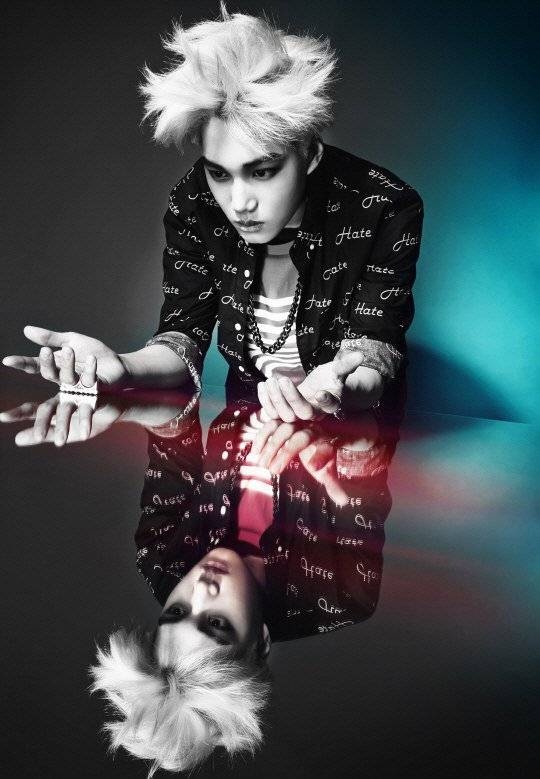 Kai có tạo hình tóc trắng. Ảnh: allkpop