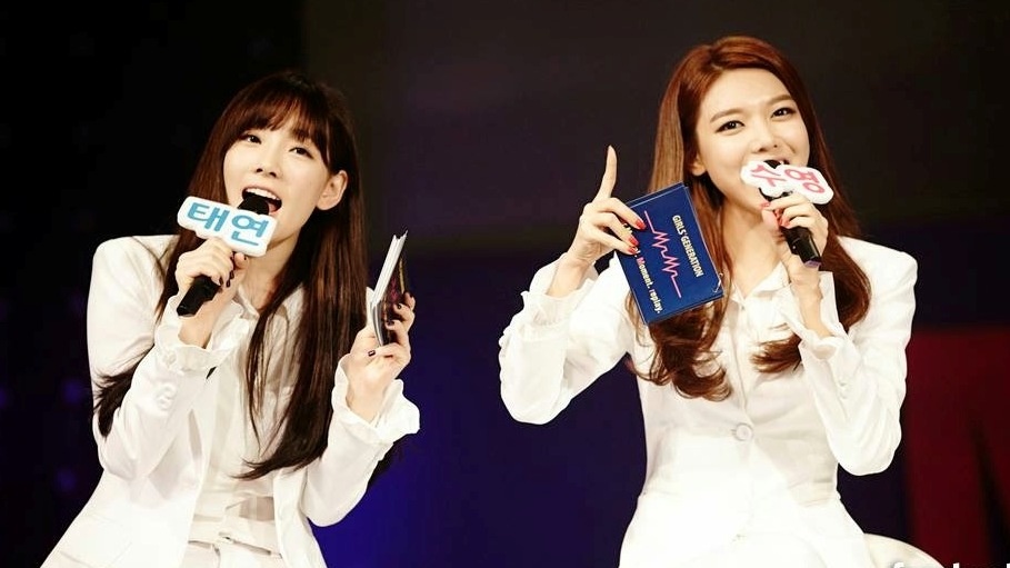 SNSD khoe anh xinh tuoi giua bao scandal hinh anh